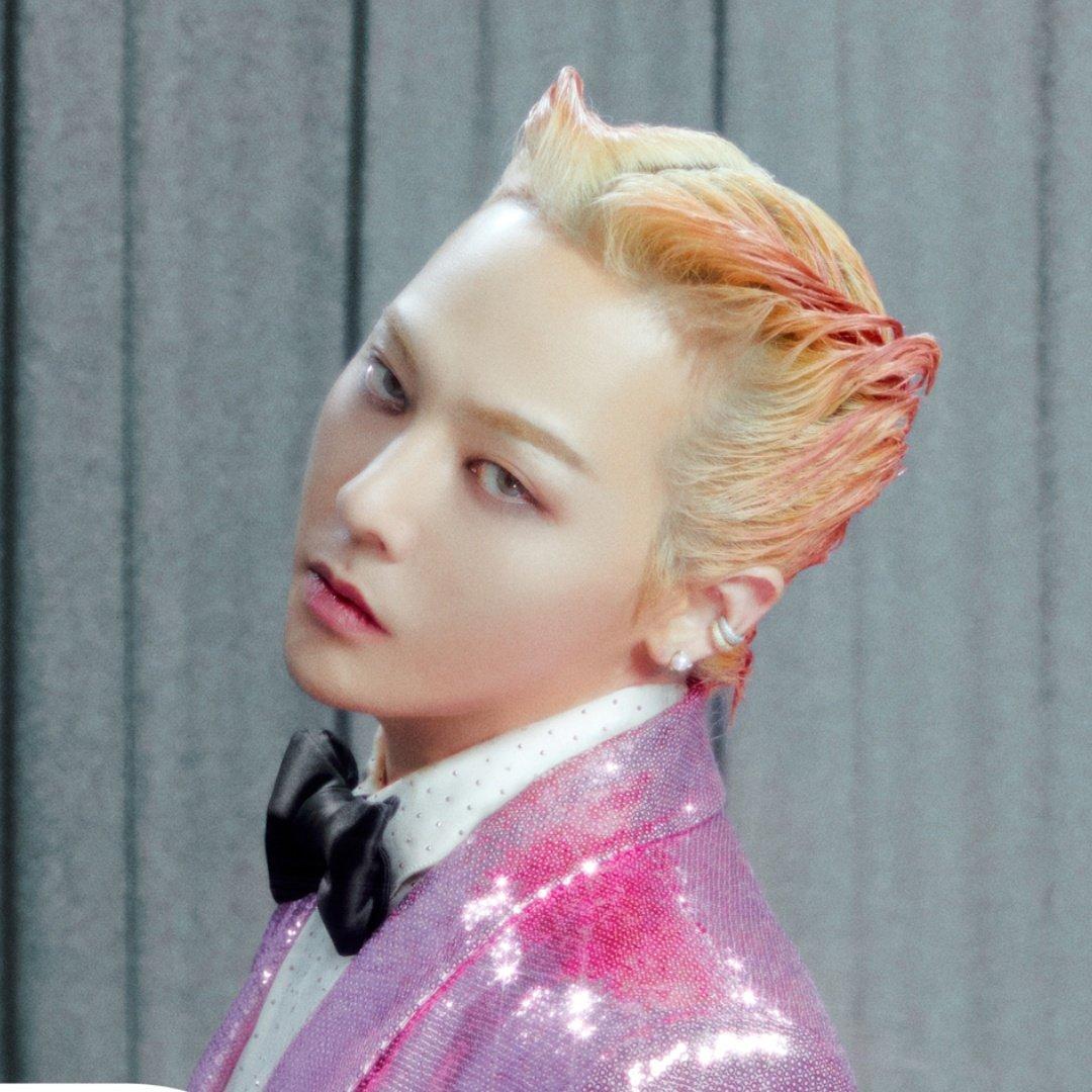 GD在新歌《DRAMA》大唱國語歌詞「你總是問我愛你,愛得有多深」,令華語樂迷聯想到鄧麗君的《月亮代表我的心》。