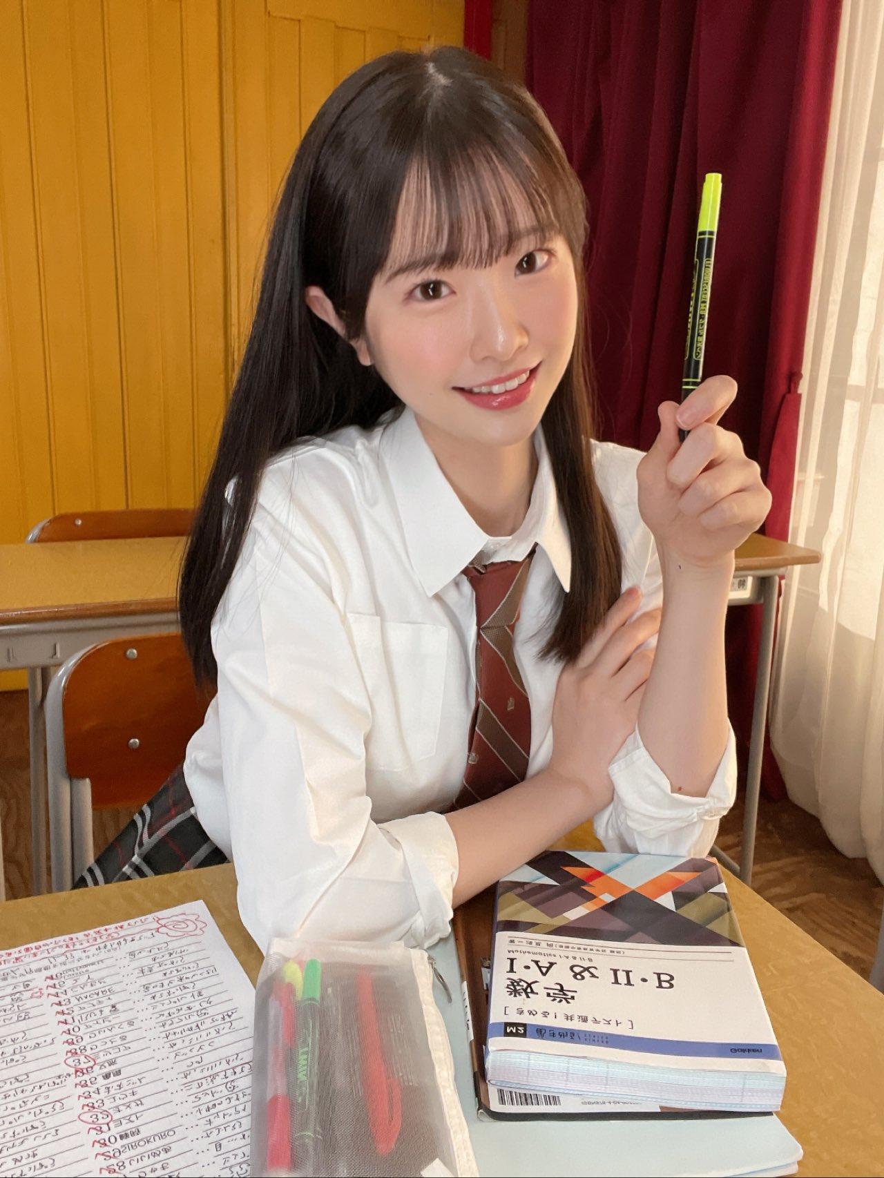 白上咲花天生一副學生臉。(X@emika_shirakami)