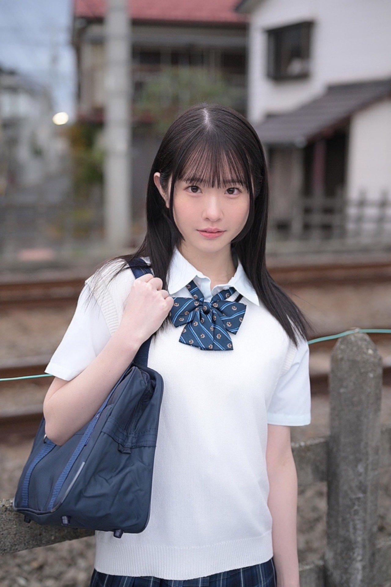 白上咲花天生一副學生臉。(X@emika_shirakami)