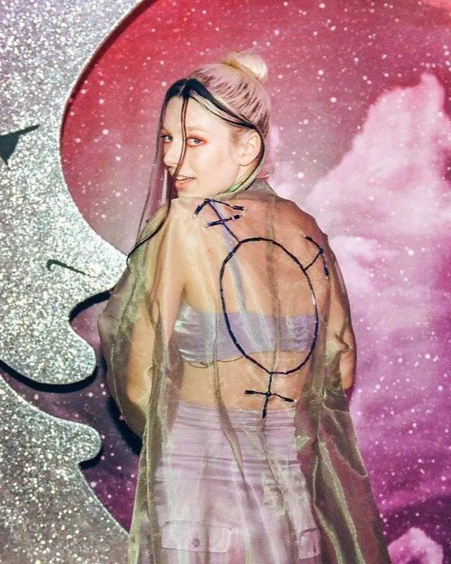 Hunter Schafer (X@schaferfiles)