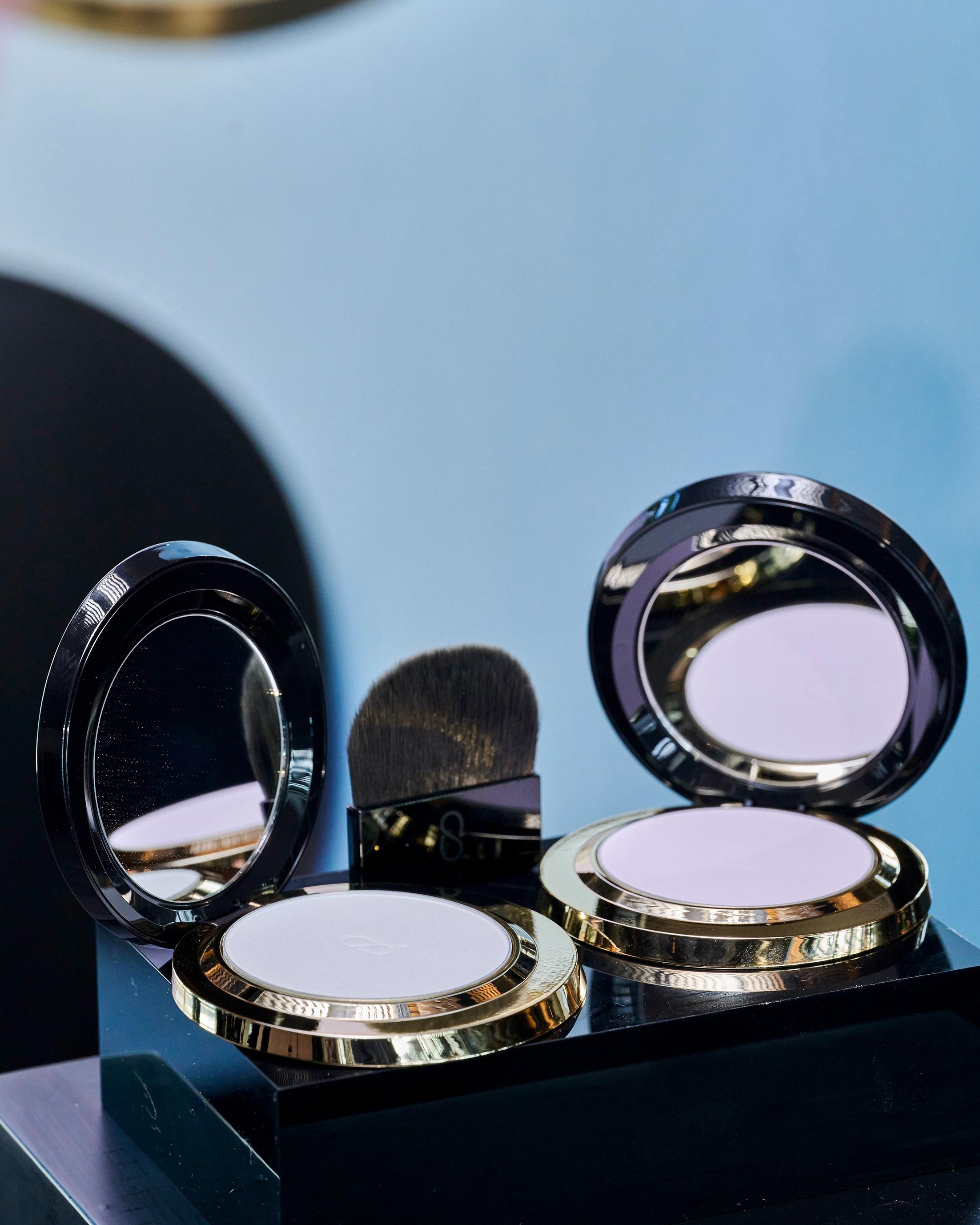 春妝2025|SUQQU 晶采光透定妝蜜粉餅 $530