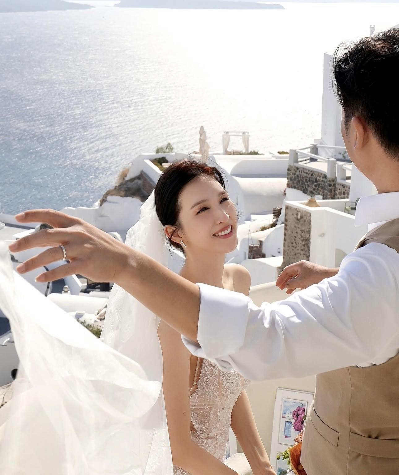 何傲兒自爆與現任老公已經拍拖七年。