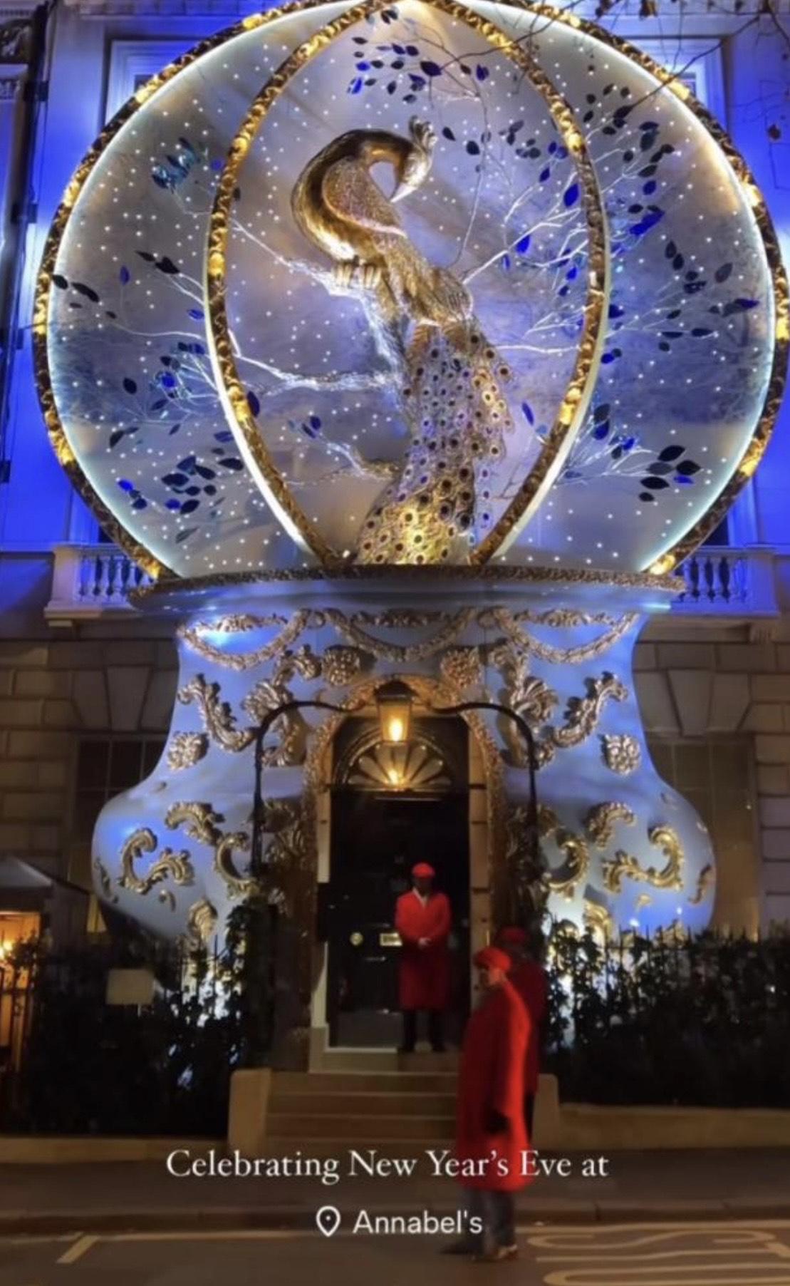 袁嘉敏課金4,800港元參加「富豪飯局」 。