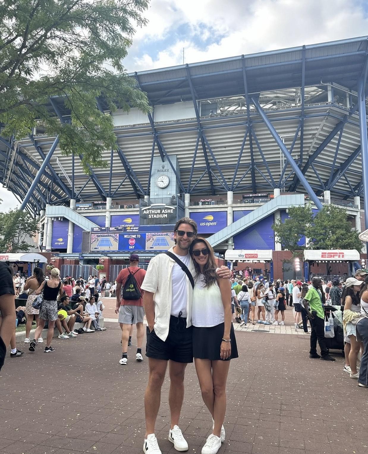 二人頭貼頭攬到實合照,相當恩愛。