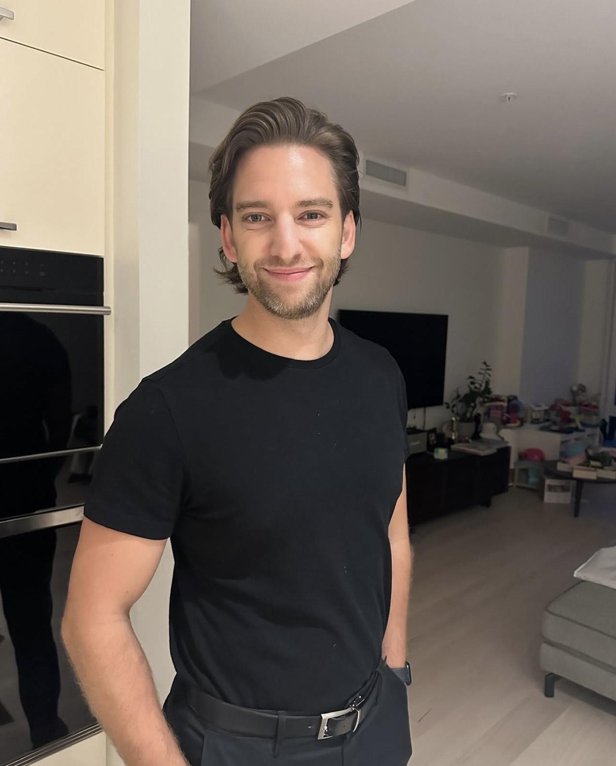 南方高大威猛,身形健碩,相當靚仔 。