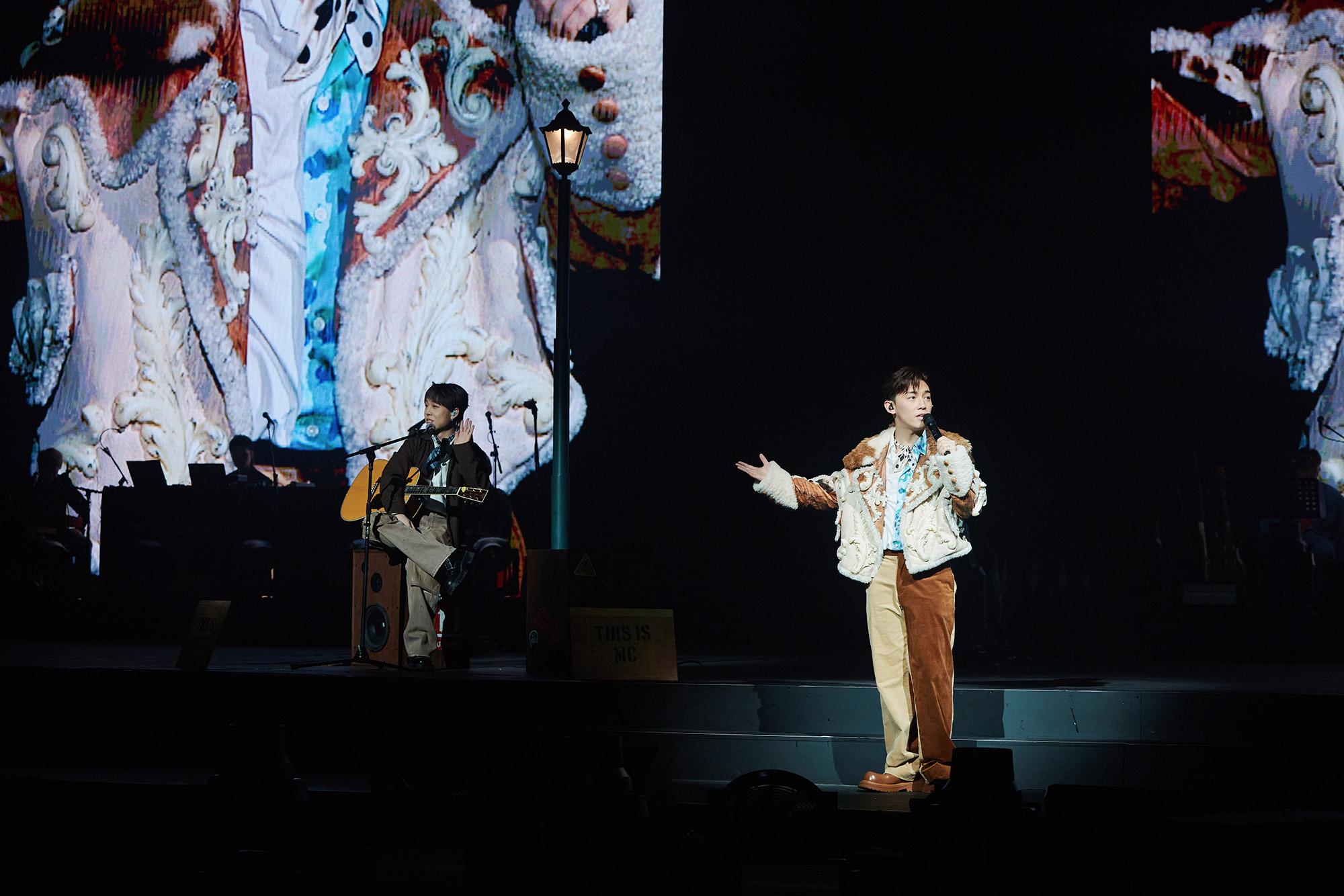 《This is MC 2 LIVE IN MACAU》