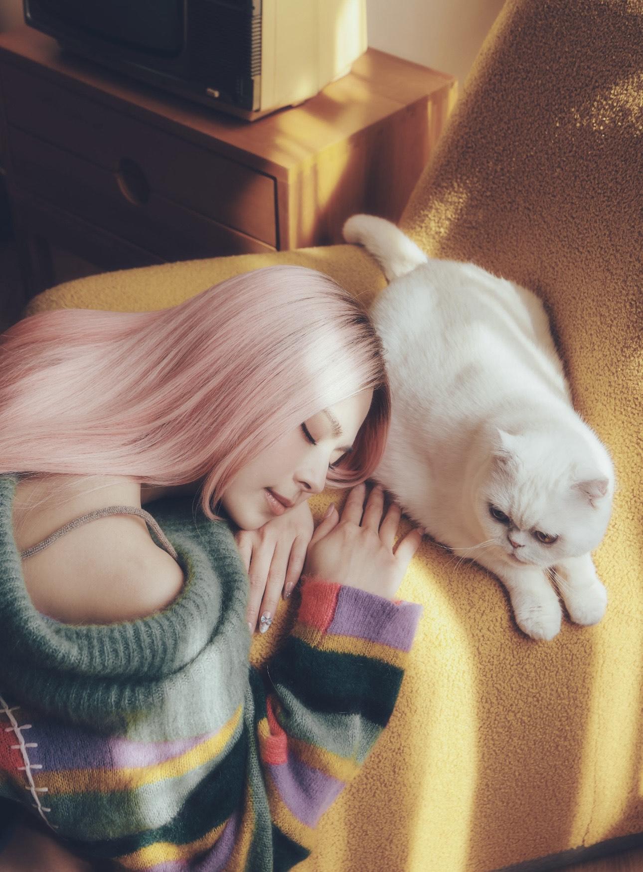 Gin讚「杏仁糊」拍攝當天專業及配合。