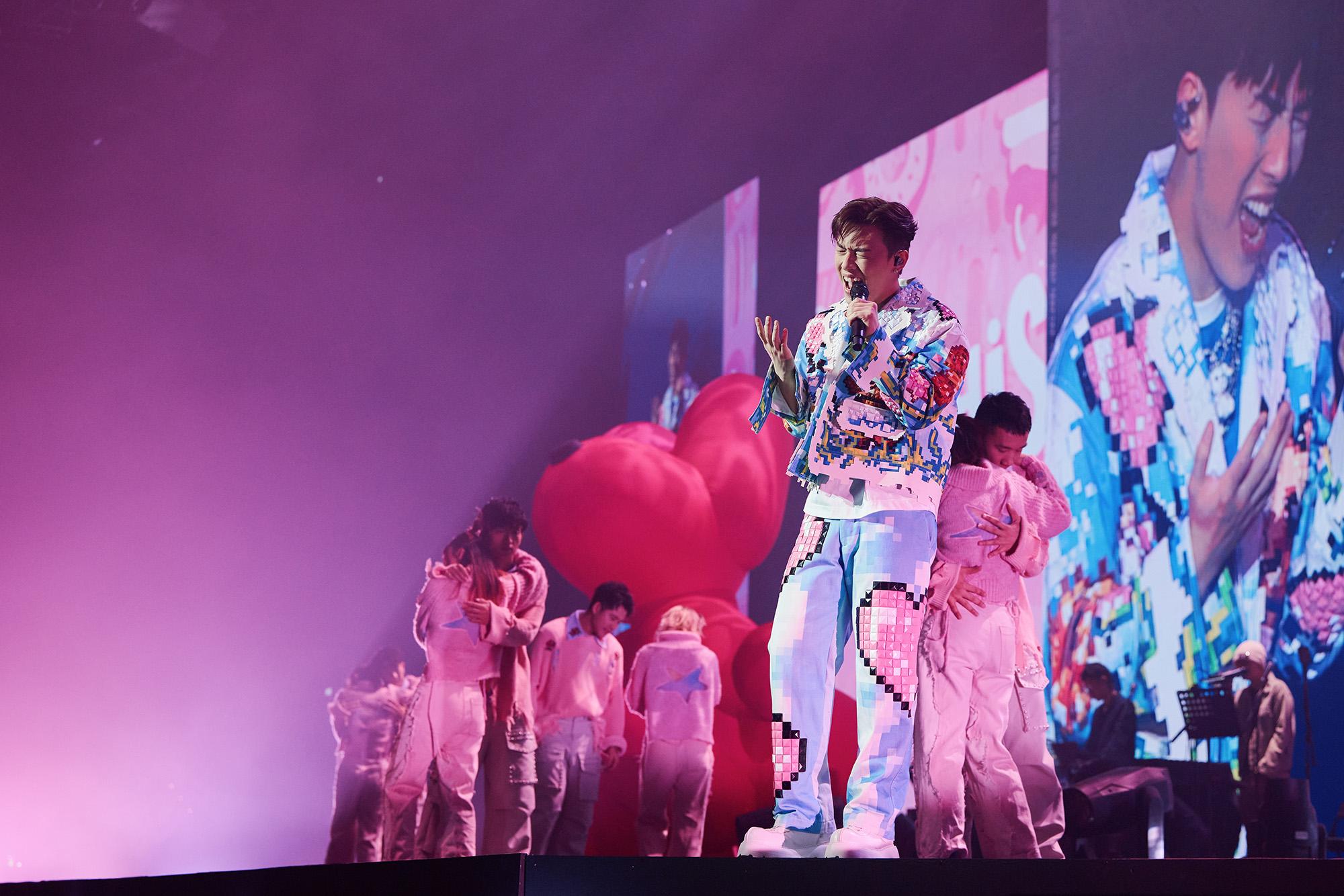 《This is MC 2 LIVE IN MACAU》