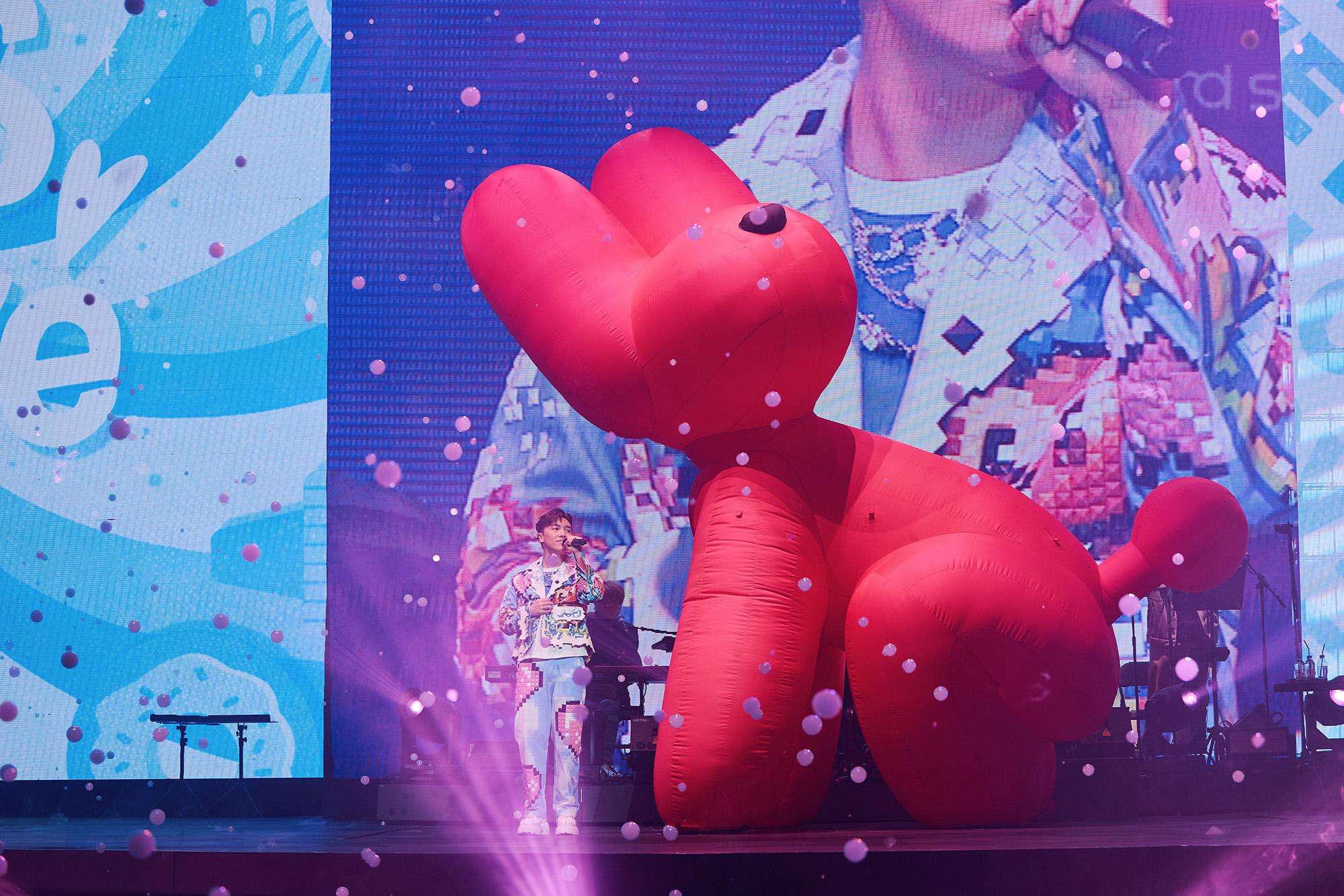 《This is MC 2 LIVE IN MACAU》