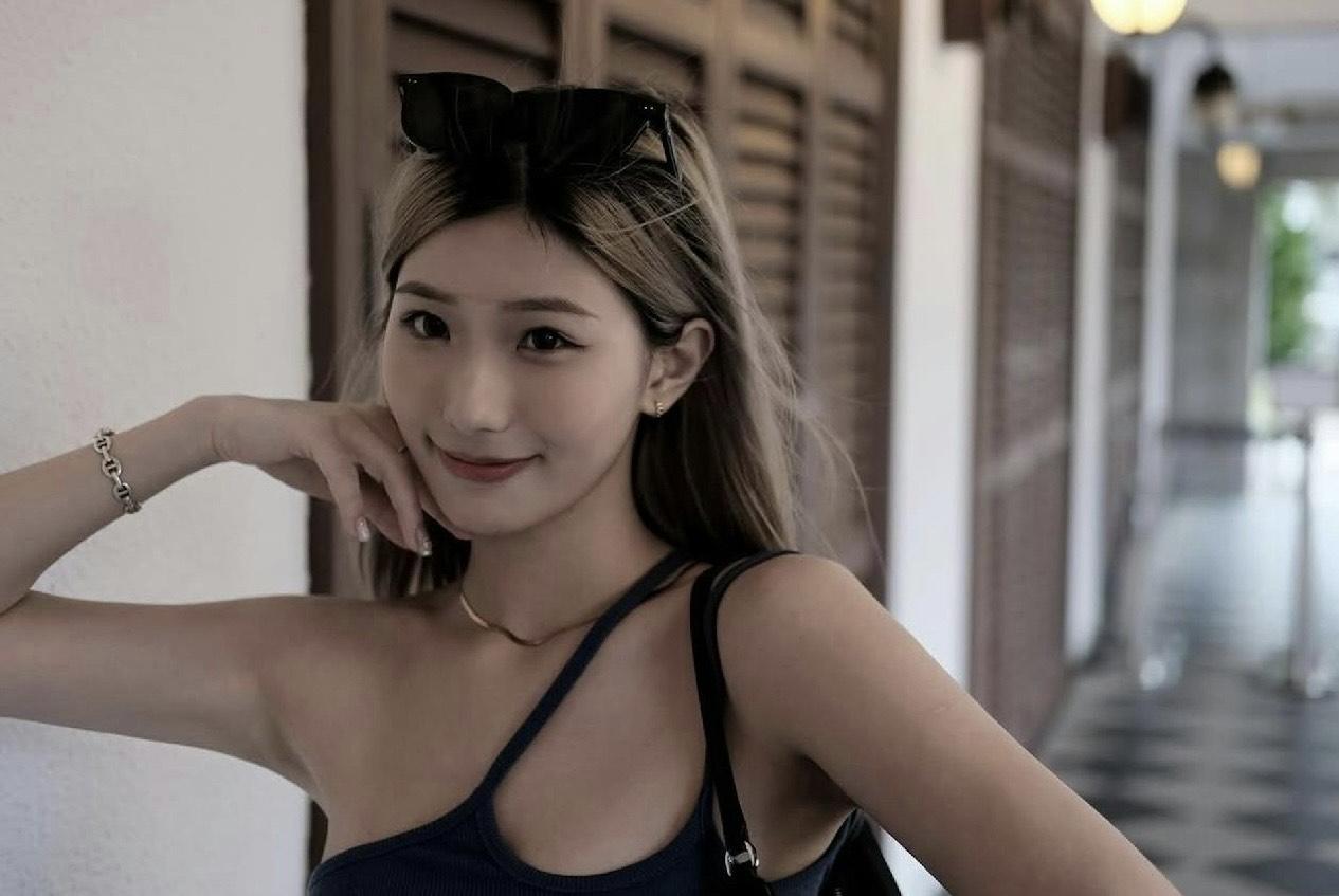 Cherry是張家朗荝度,早前被傳與MC張天賦拍拖,但MC明確否認。