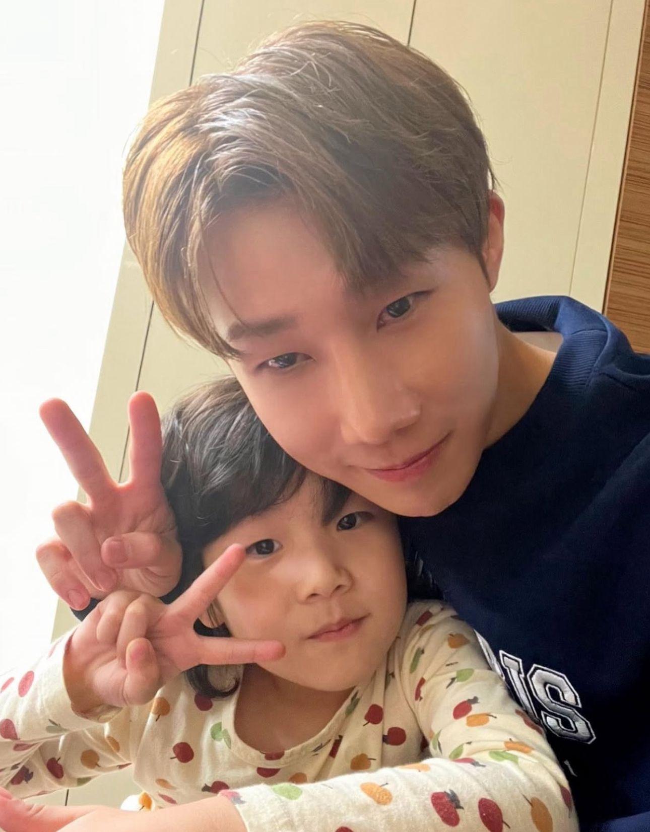 金聖圭非常疼愛其外甥。