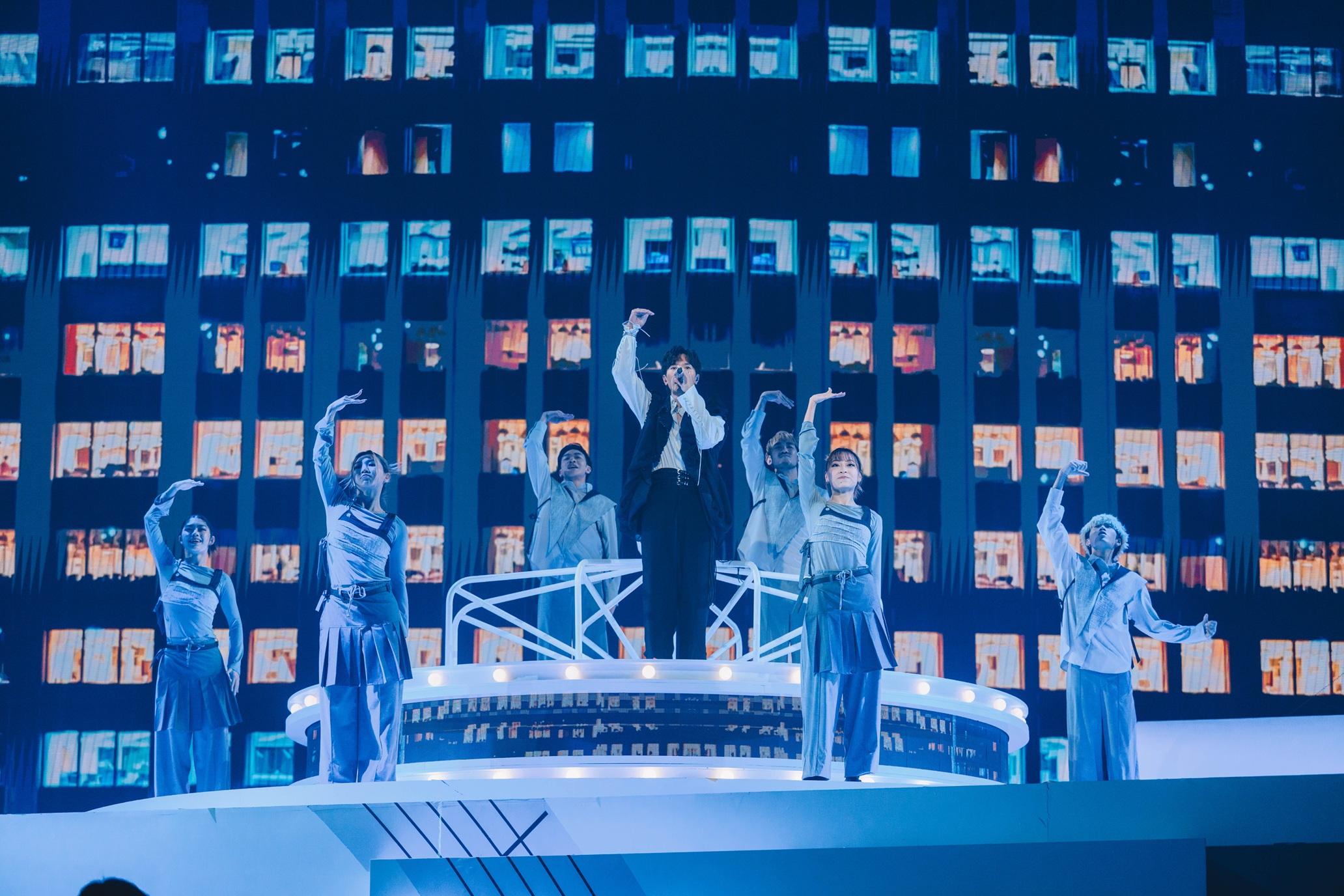 陳柏宇《陳柏宇 LIFE IS LIVE 演唱會 2025》尾場,繼續載歌載舞。