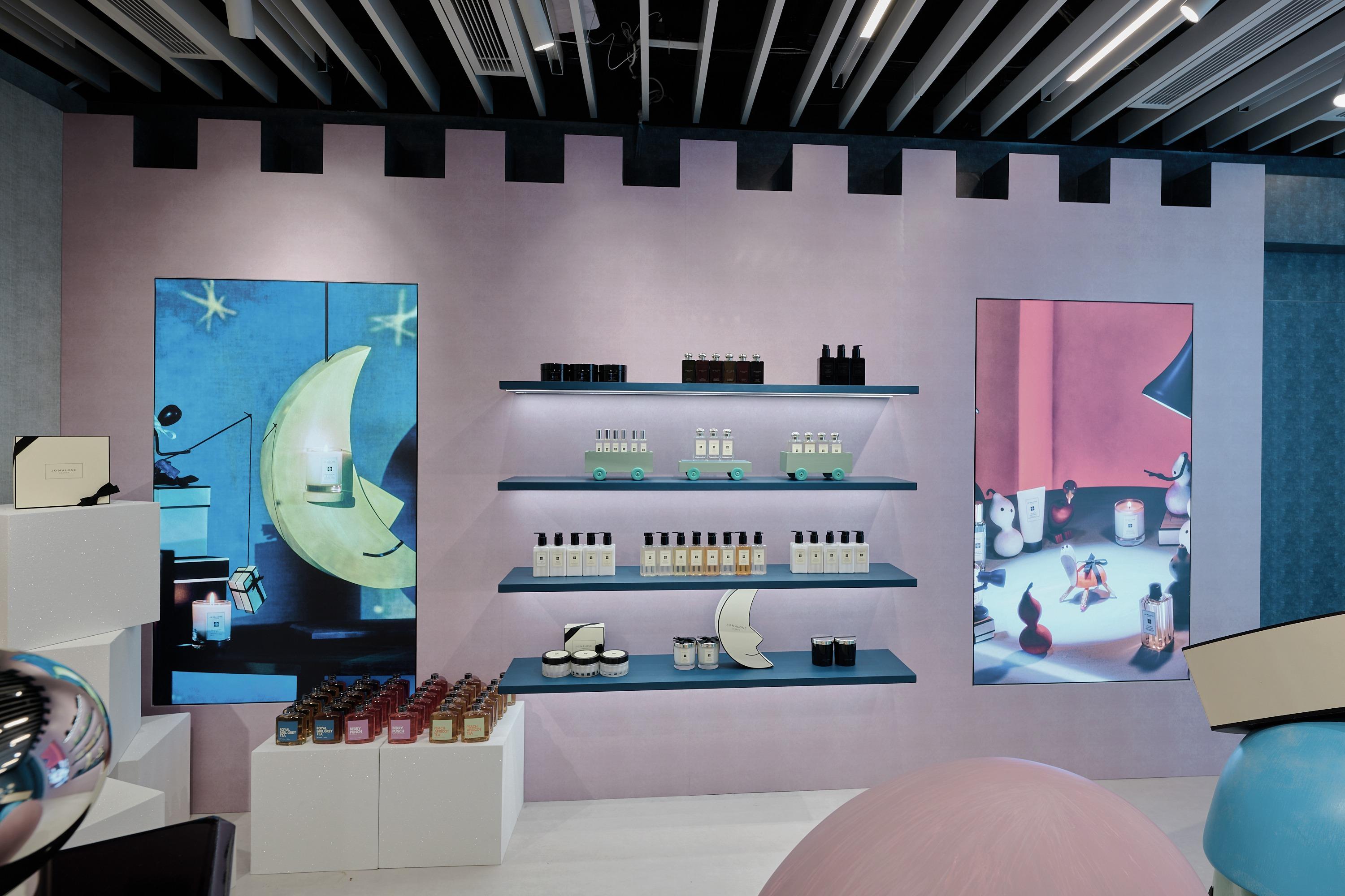 全球首間香氛盛禮奇幻樂園限定店,搖身一變化身成Shona Heath奇幻繽紛的香氣魔法世界。