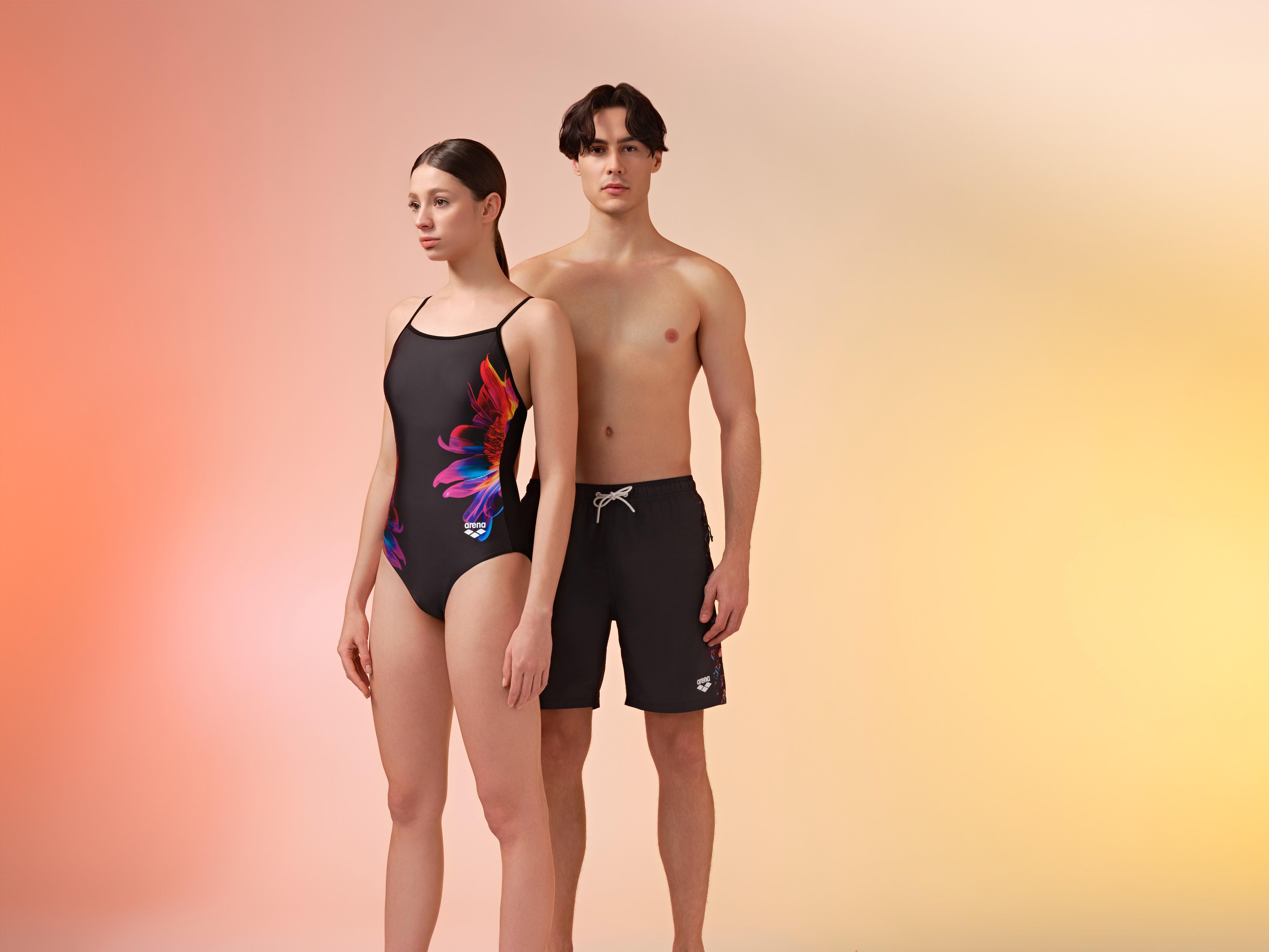 女士 BLOSSOM 幼帶連身泳衣 $599、男士 BLOSSOM 18印花沙灘褲 $499