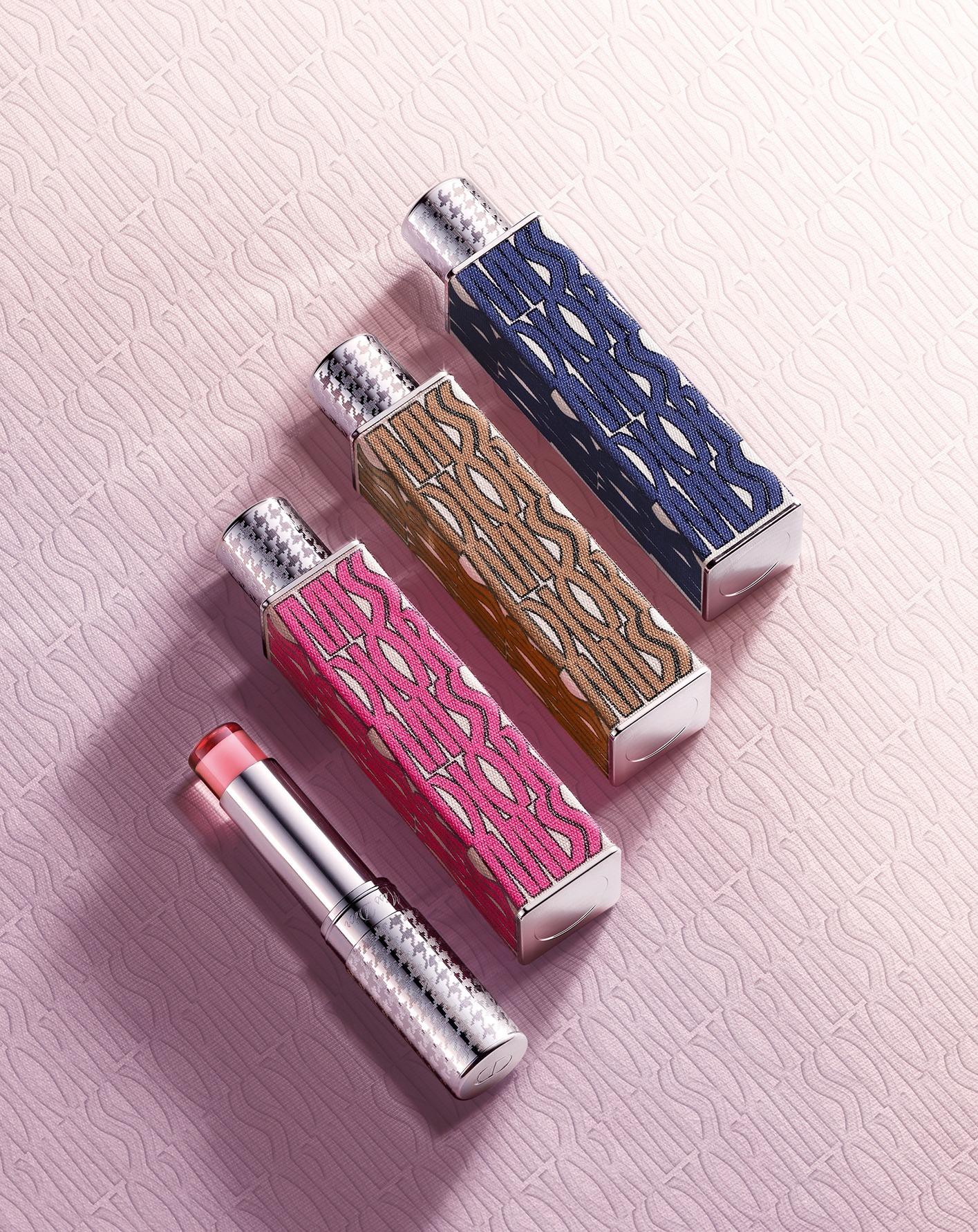 情人節禮物2025|Dior Beauty最近推出3款限定珍藏版高級訂製時尚外殼,有粉紅色、藍色或米色3色選擇。各$315