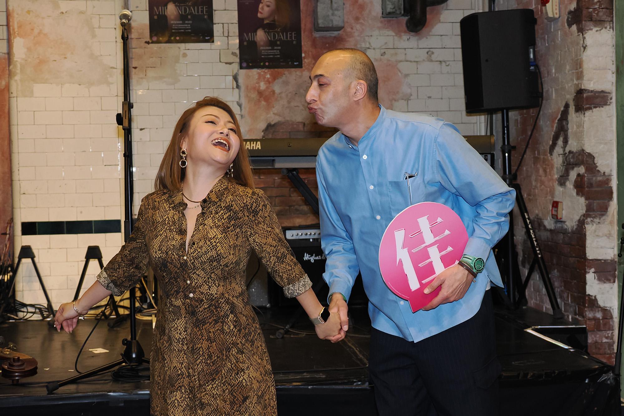 李佳指老公從比賽到現在開show都在全力支持自己。