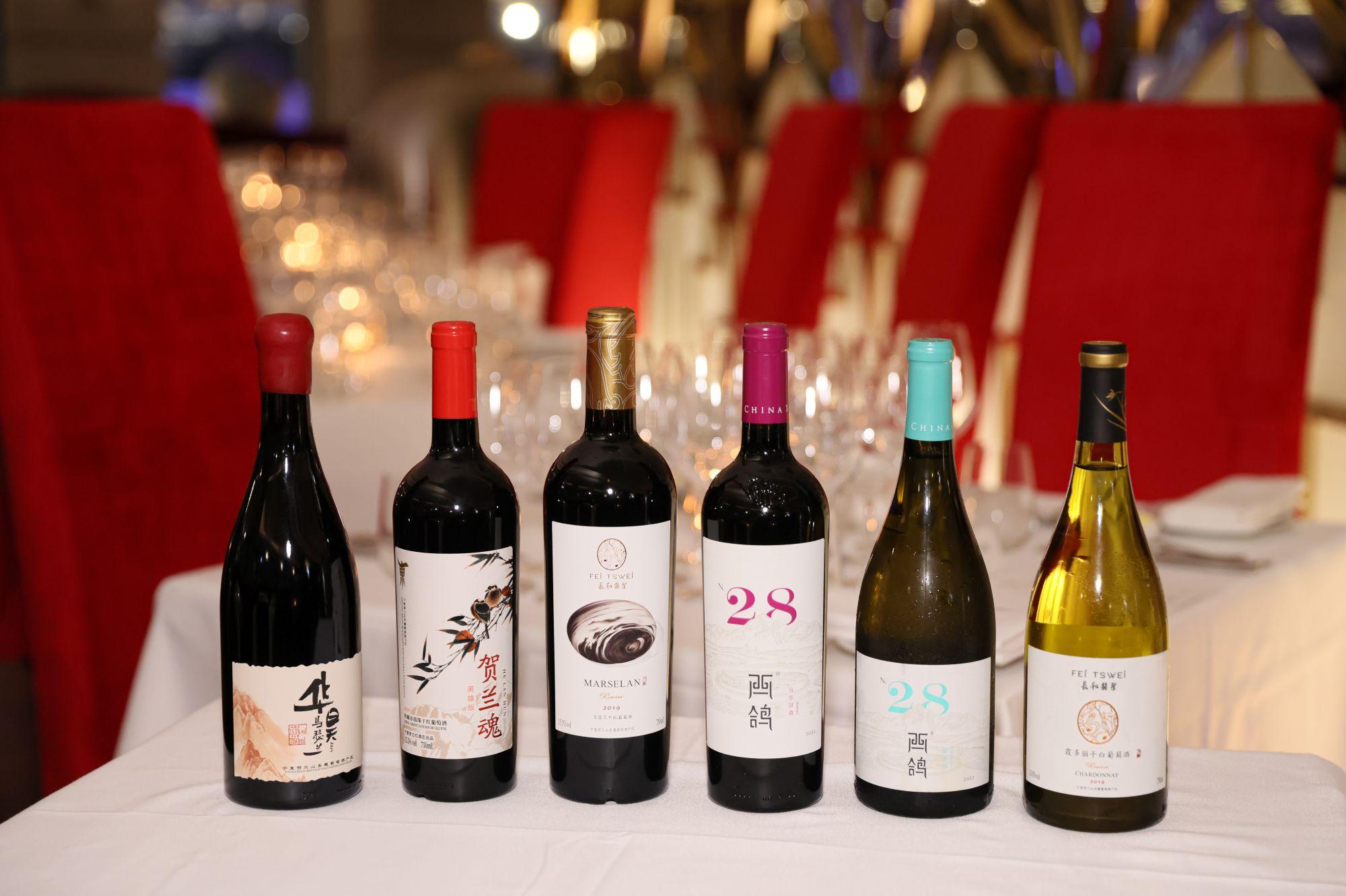 早前扒房舉行四大寧夏頂級酒莊:西鴿、長和翡翠、賀蘭紅、華昊的品酒活動,配搭西餐給賓客驚喜。