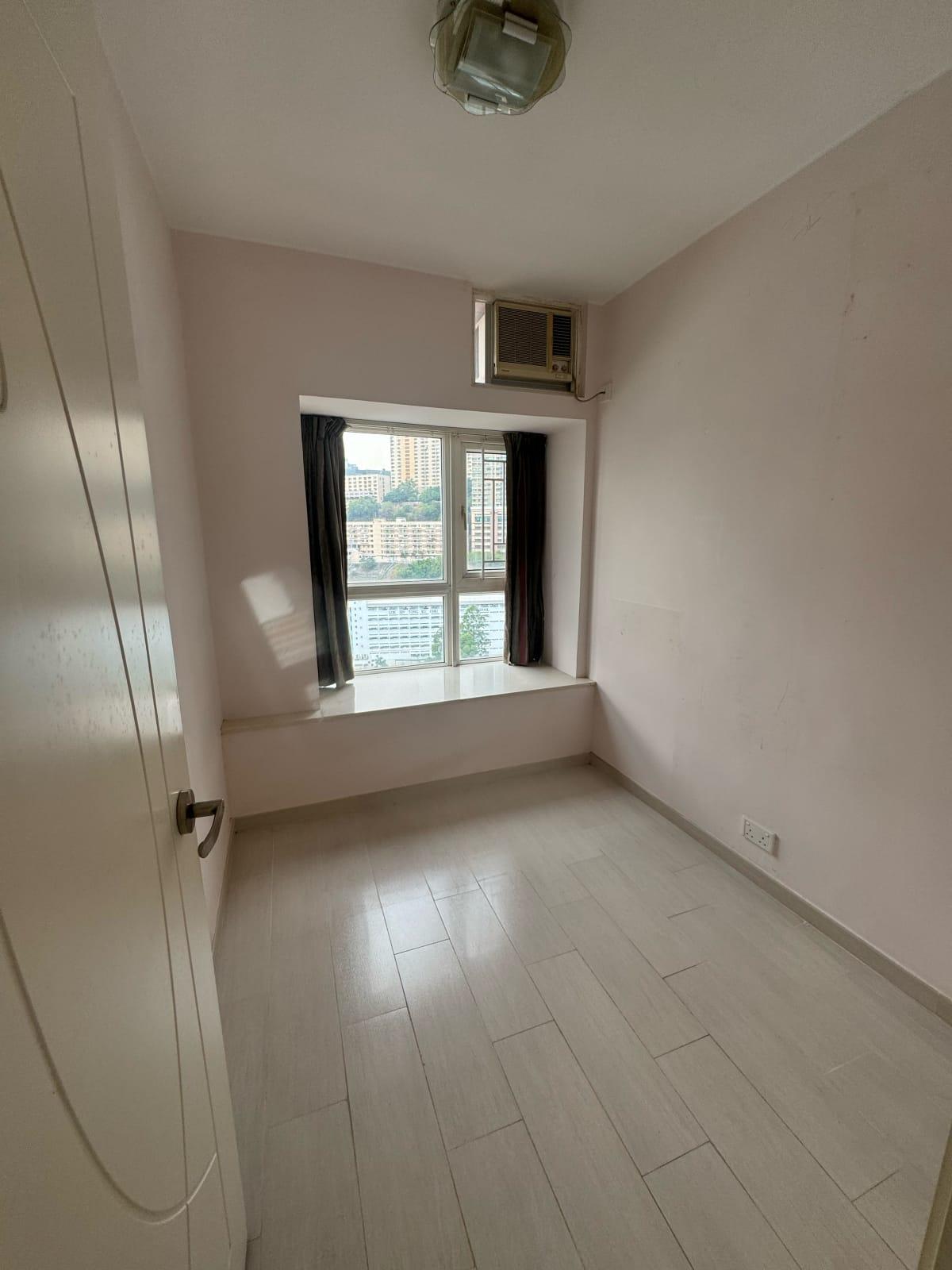 另一間睡房間隔四正。(代理提供)