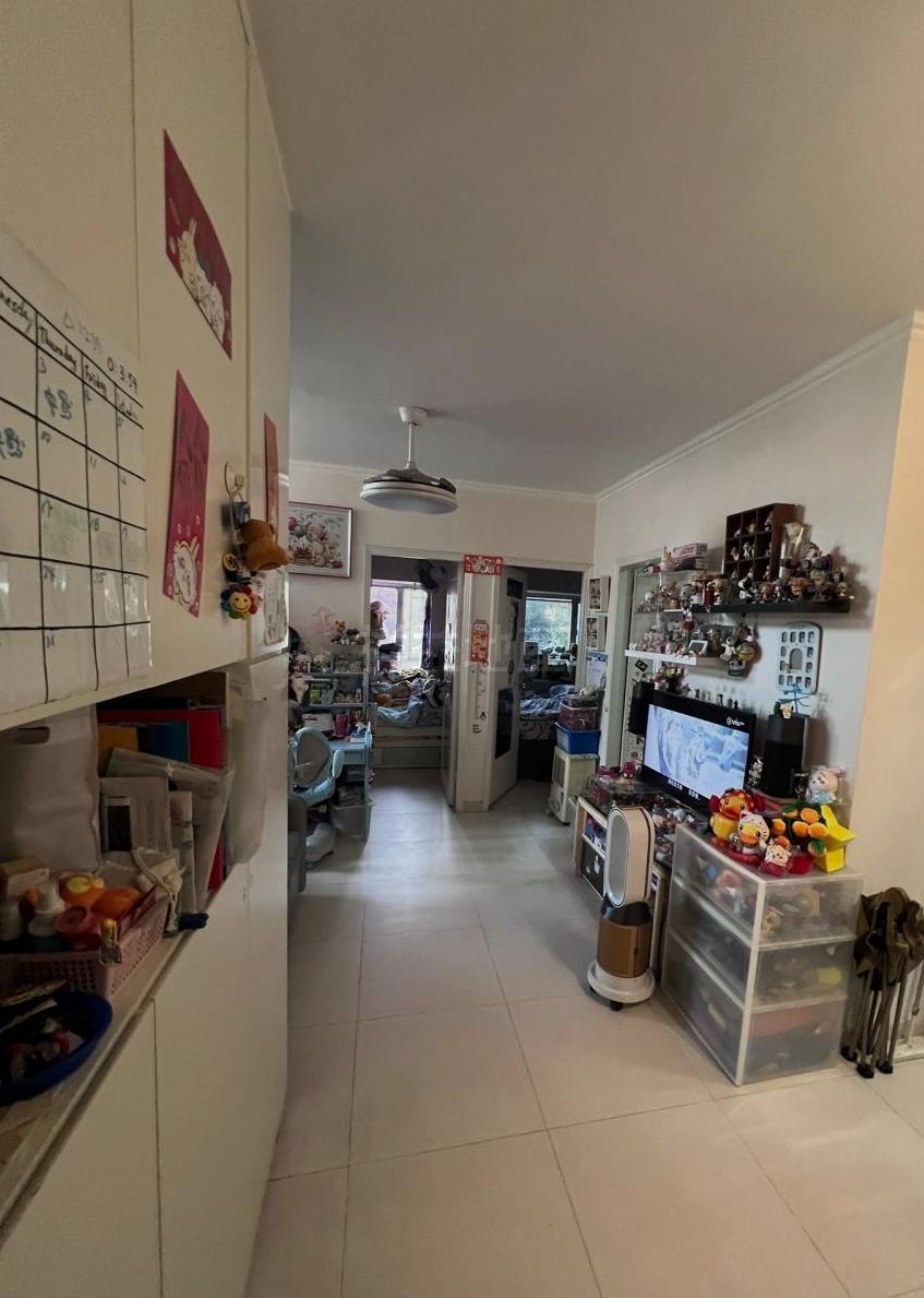 單位採兩房「眼鏡房」設計,間隔實用。(代理提供)