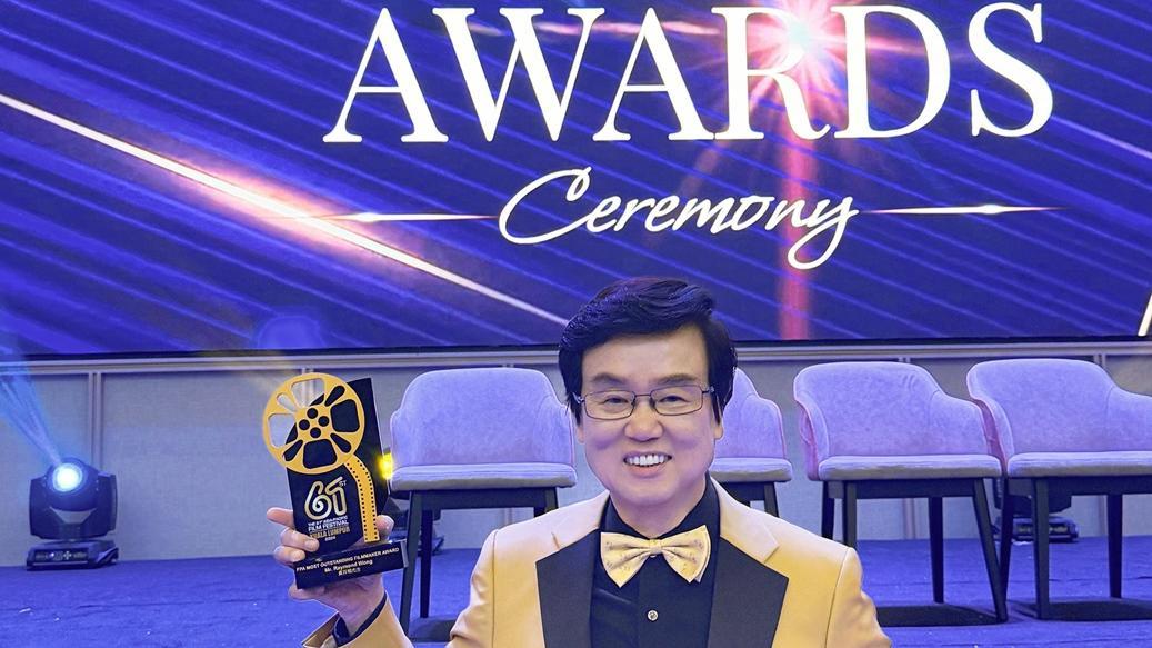 黃百鳴早前在亞太影展獲頒榮譽大獎。(資料圖片)