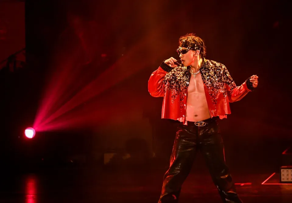 Rain台上稱,會為遠方的大S祈禱。