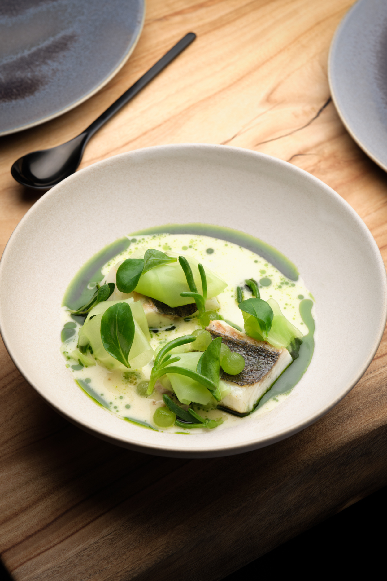 南部海域海鱸魚配生蠔、發酵涼薯及魚子醬