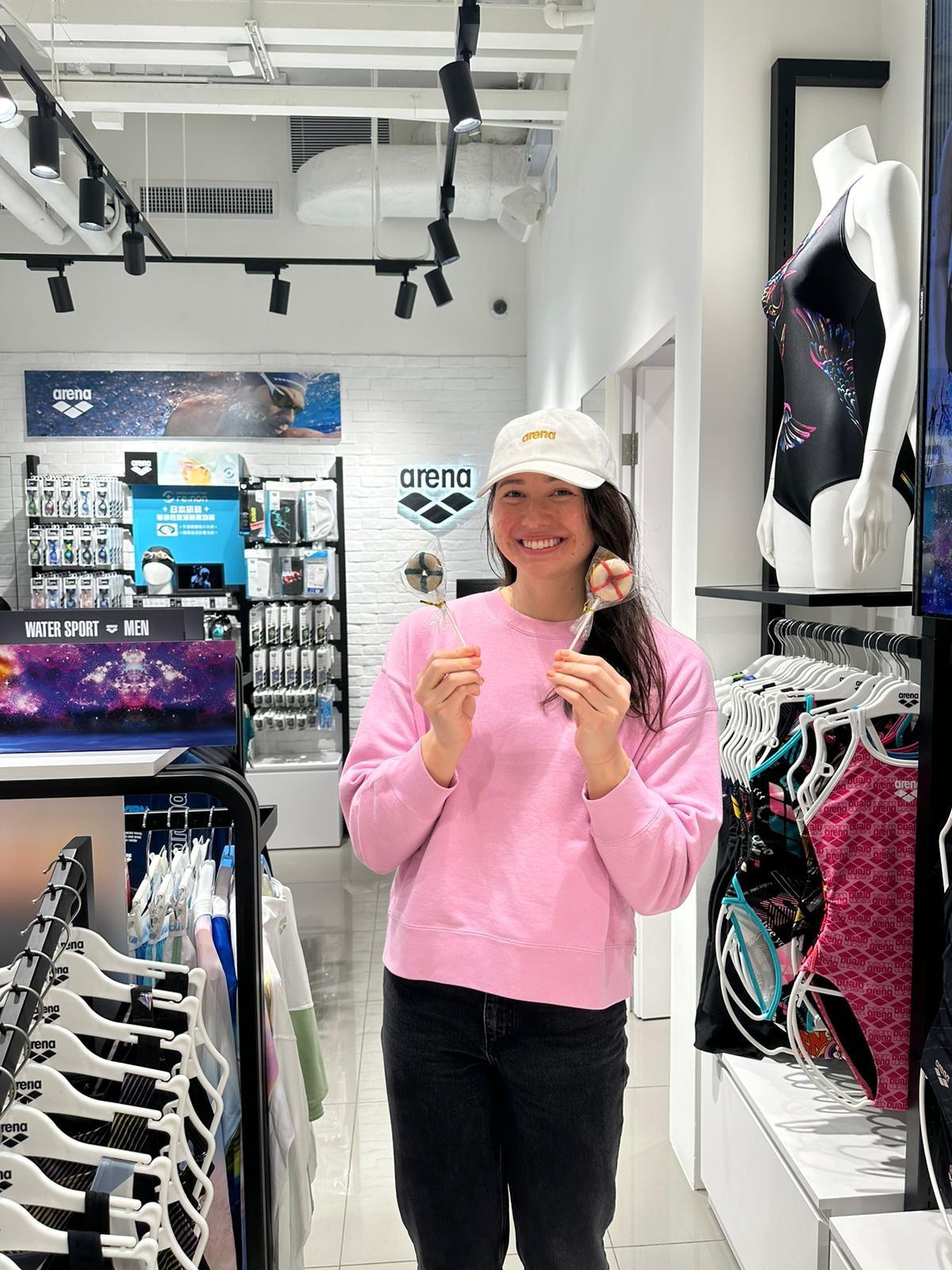 為慶祝新店開幕,arena將於2月15日(周六)派發水泡造型冬甩。