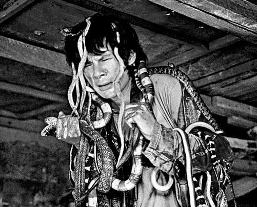 電影《蛇殺手》的男主角,是當年初入行的甘國亮,他演繹沉鬱又受盡社會歧視的青年,由善良變成心理不平衡而大開殺戒,其演出獲得不少好評。(網上圖片)