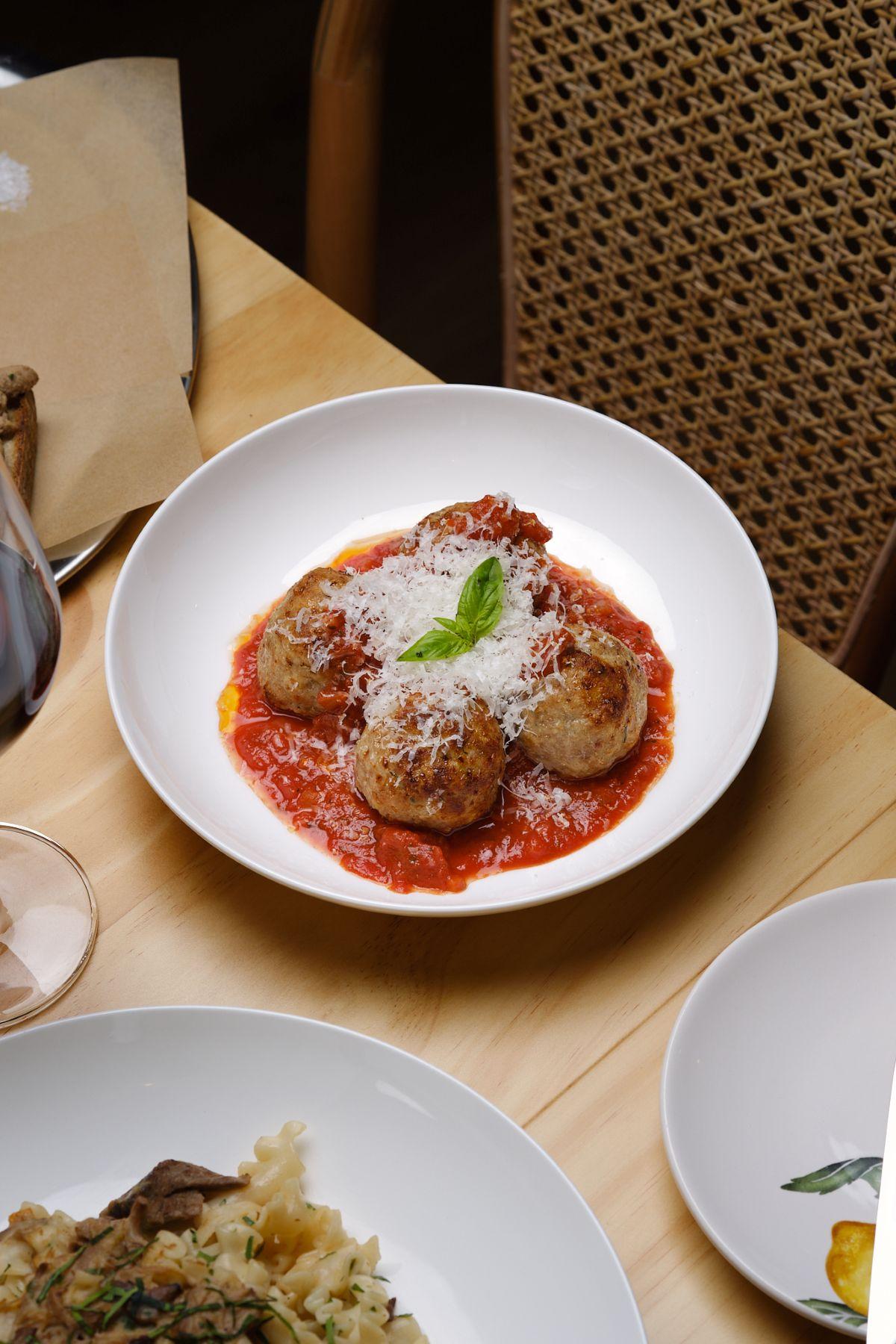 肉丸配招牌番茄醬$128