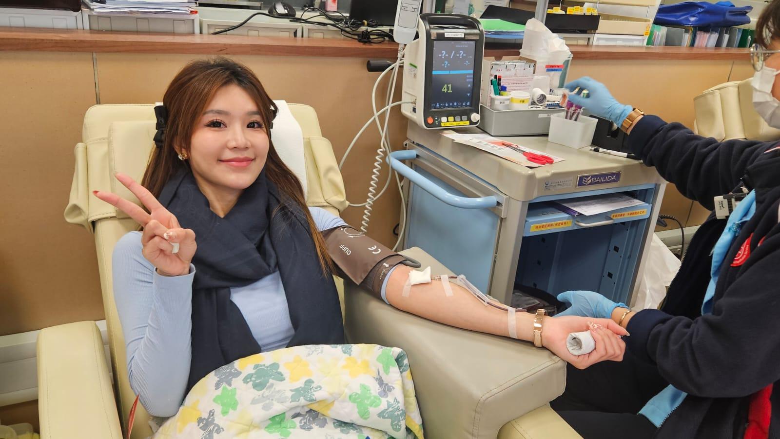 曾參演《鬼同你上位》的ToTo,情人節出席捐血活動。