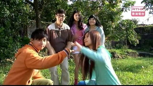 當年約19歲的AK已經開始擺心。