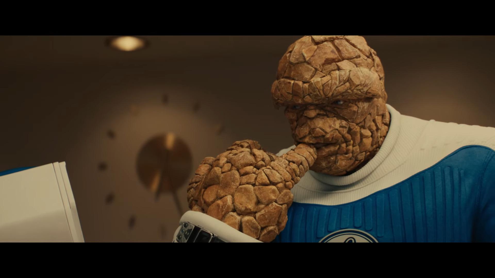 艾邦摩斯巴拉赫(Ebon Moss-Bachrach)飾演「石頭人」。