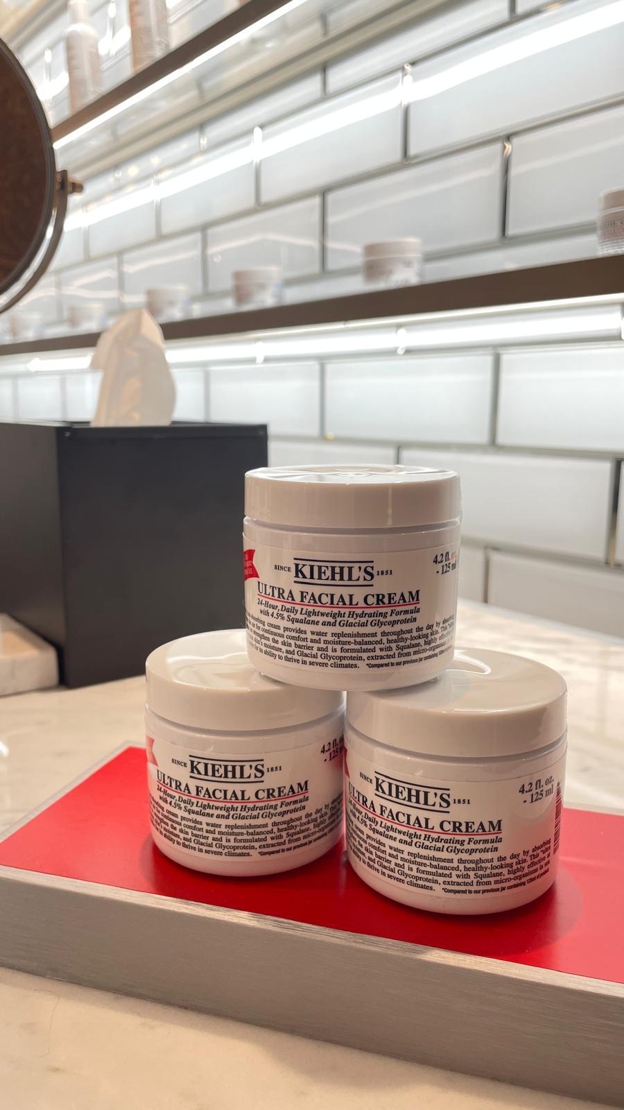 配合特效保濕乳霜及早前新出的「特效保濕屏障修復棒」,全面升級保濕功效,從頭到腳煥發水嫩美肌。