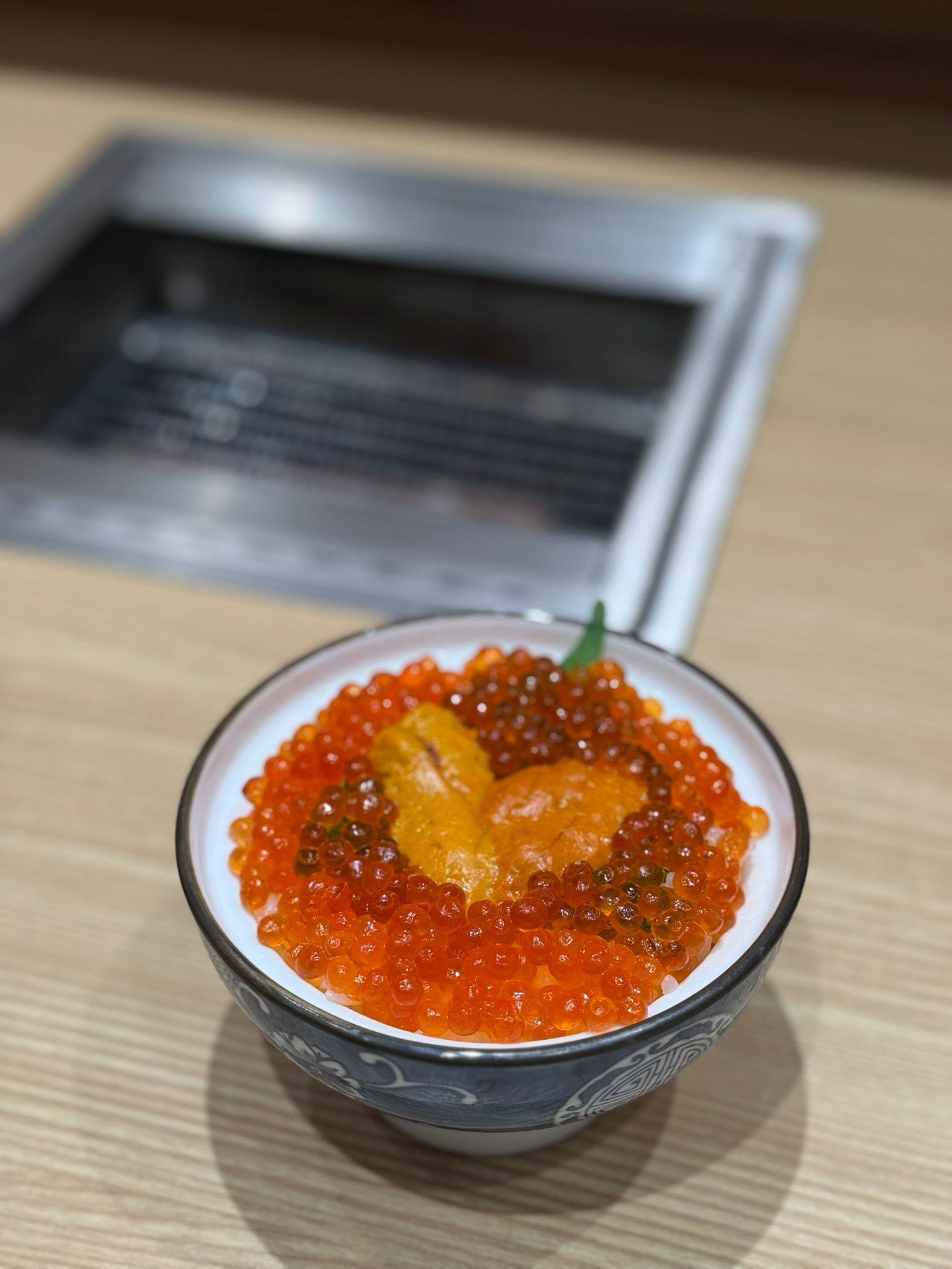 爆滿海膽三文魚子丼 加拿大海膽砌成心形,並鋪滿爆juice的三文魚子,女客人打卡放閃甜蜜滿瀉!
