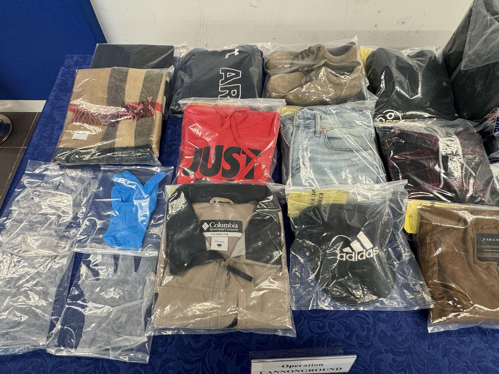 警搗彈票黨集團拘10人,涉28宗網購騙案46萬騙款。