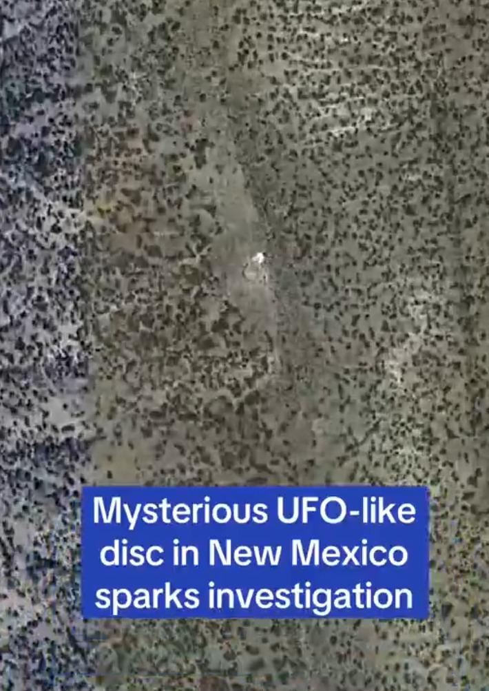 美國新墨西哥州山區疑似UFO,被形容為「被卡在山頂數世紀的UFO」(Sierra Ladrones)(Google Map截圖)