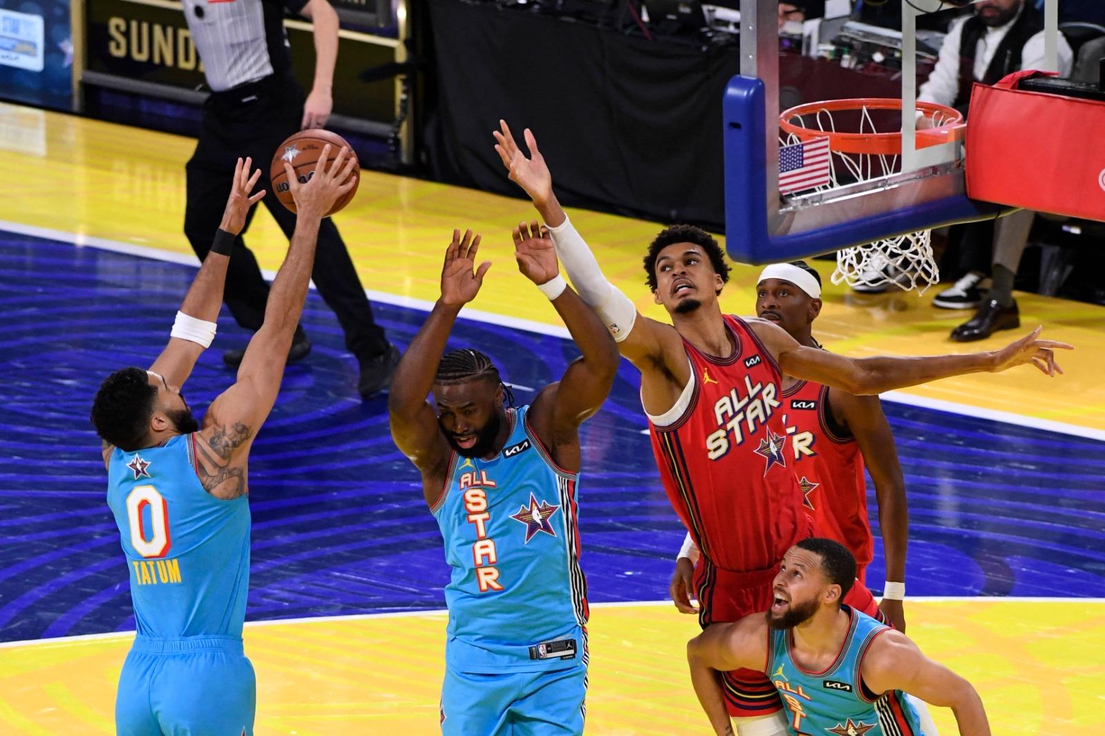 NBA明星賽2025|馬刺的雲班耶馬是少數認真防守的球員。(路透社)