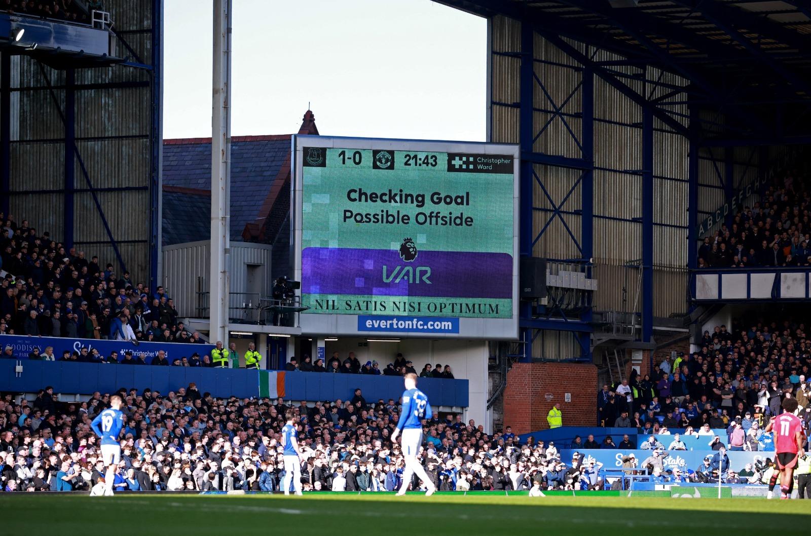 英超|VAR判比圖入球有效,愛華頓領前曼聯。(路透社)