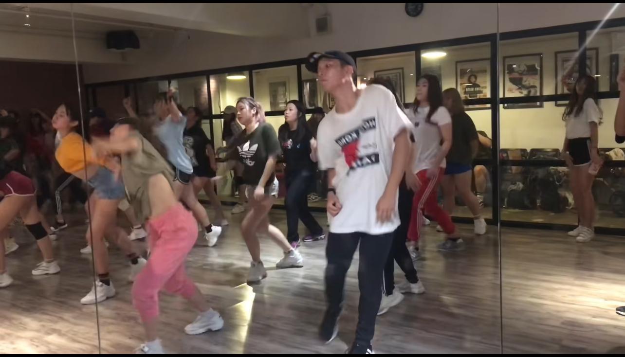 吳祉昊(白衫)曾跟Anson Lo學跳舞。