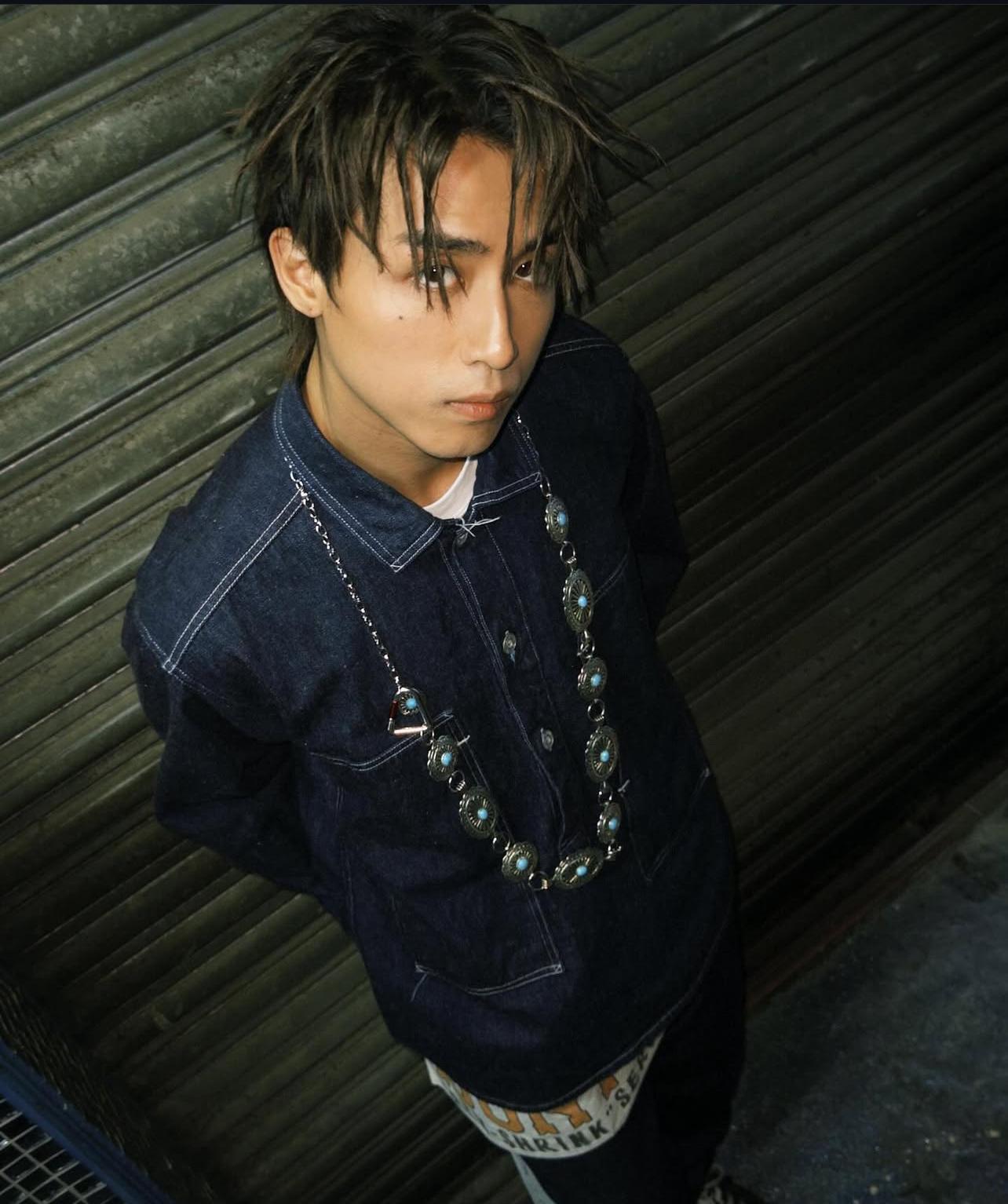 現時的AK少了稚氣,走型格路線。