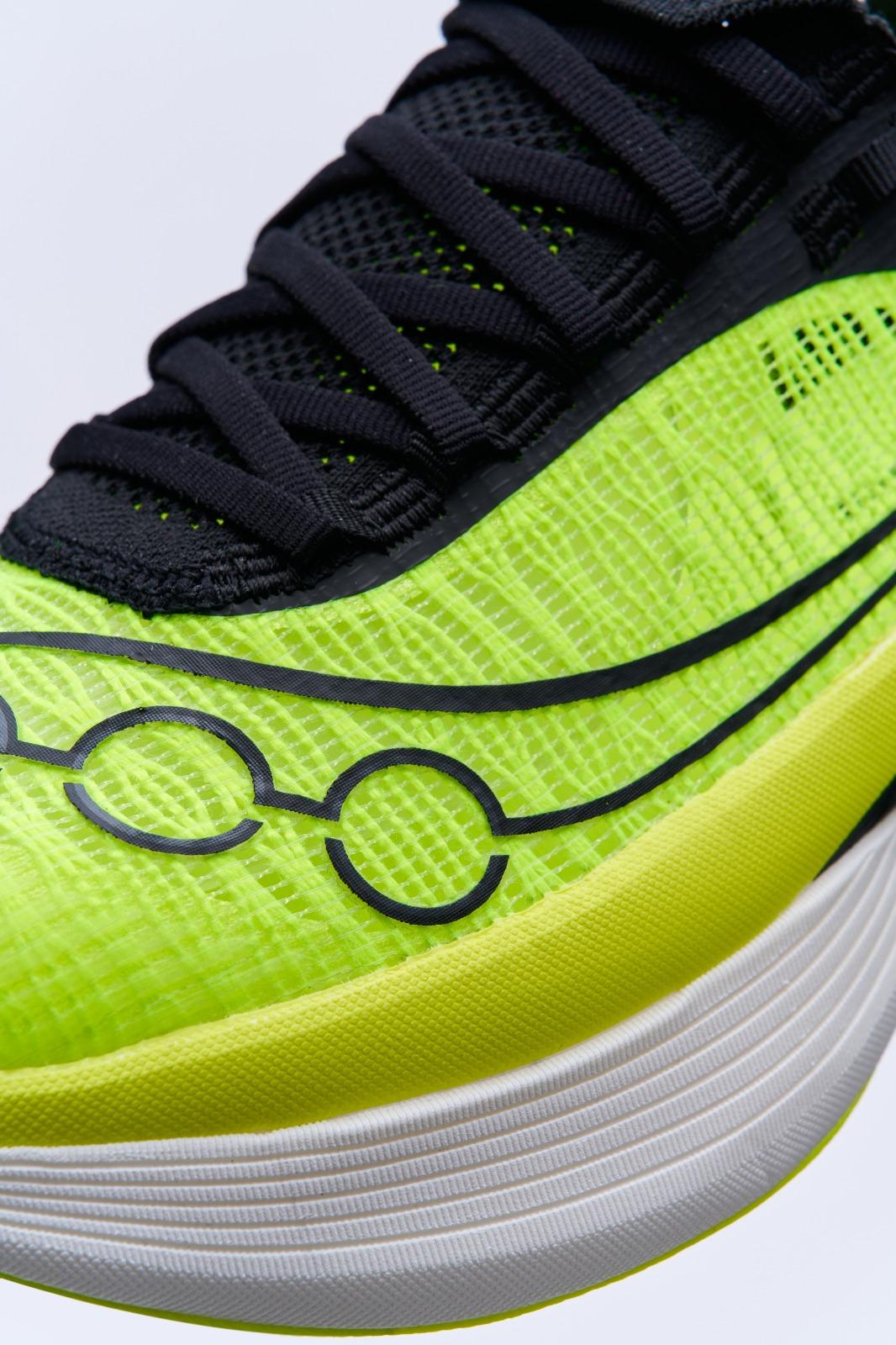 跑鞋推薦|Saucony Endorphin Elite 2 150色。