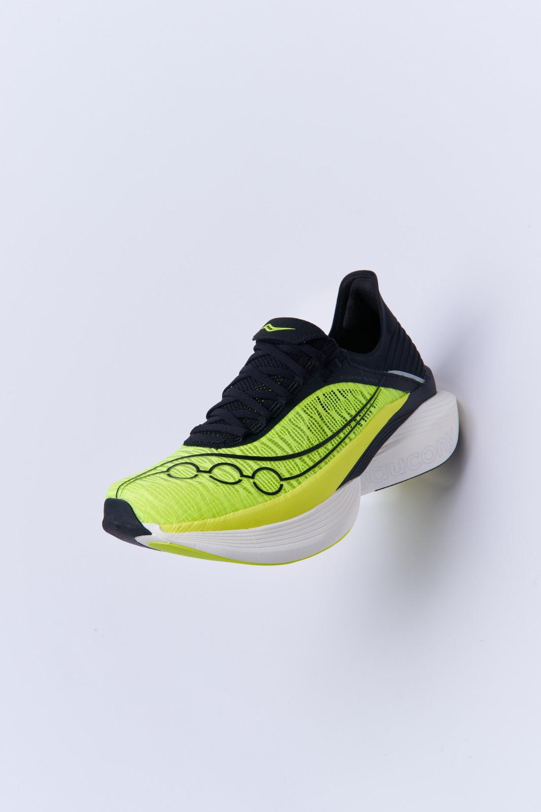 跑鞋推薦|Saucony Endorphin Elite 2 150色。