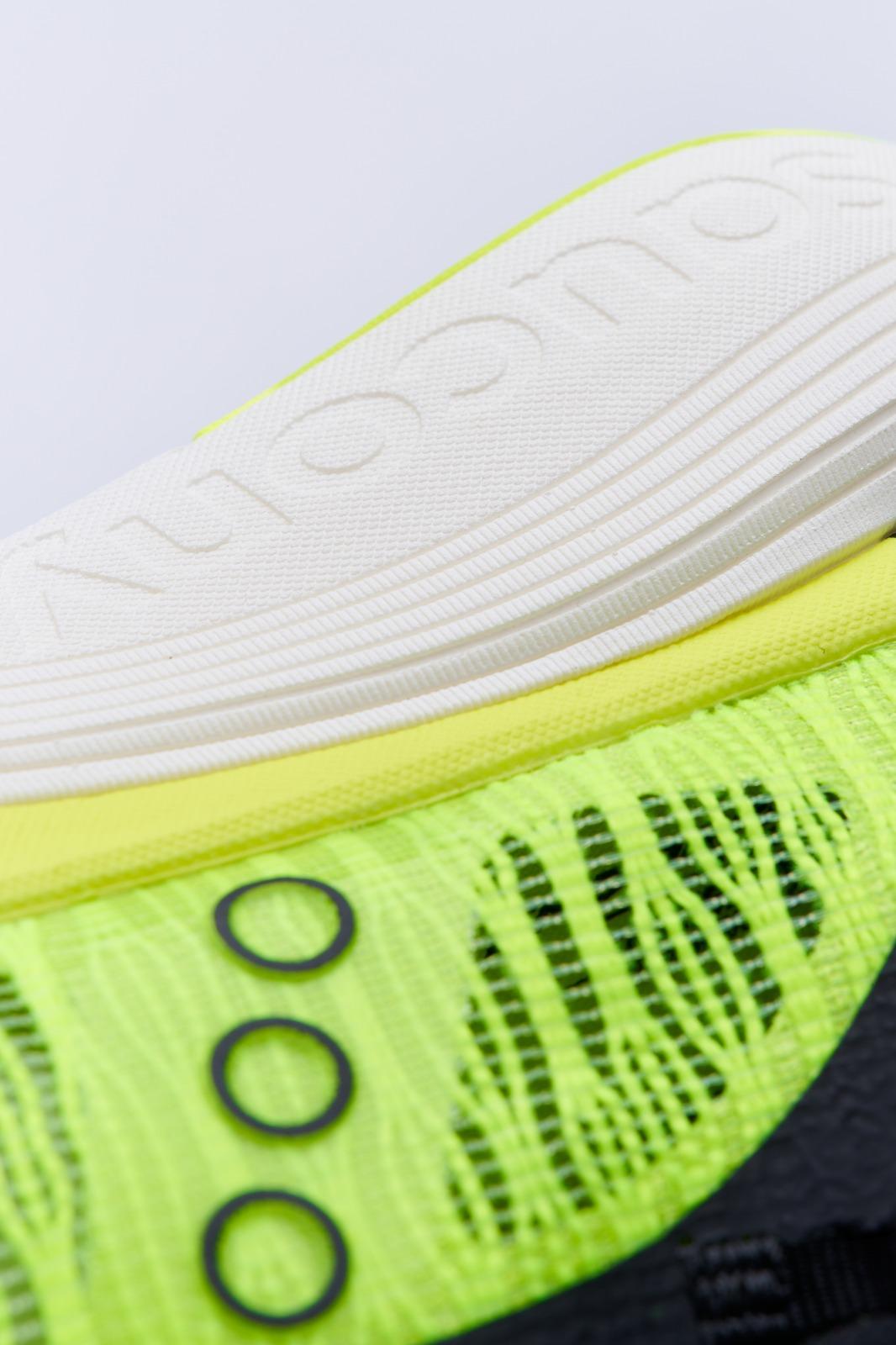 跑鞋推薦|Saucony Endorphin Elite 2 150色。