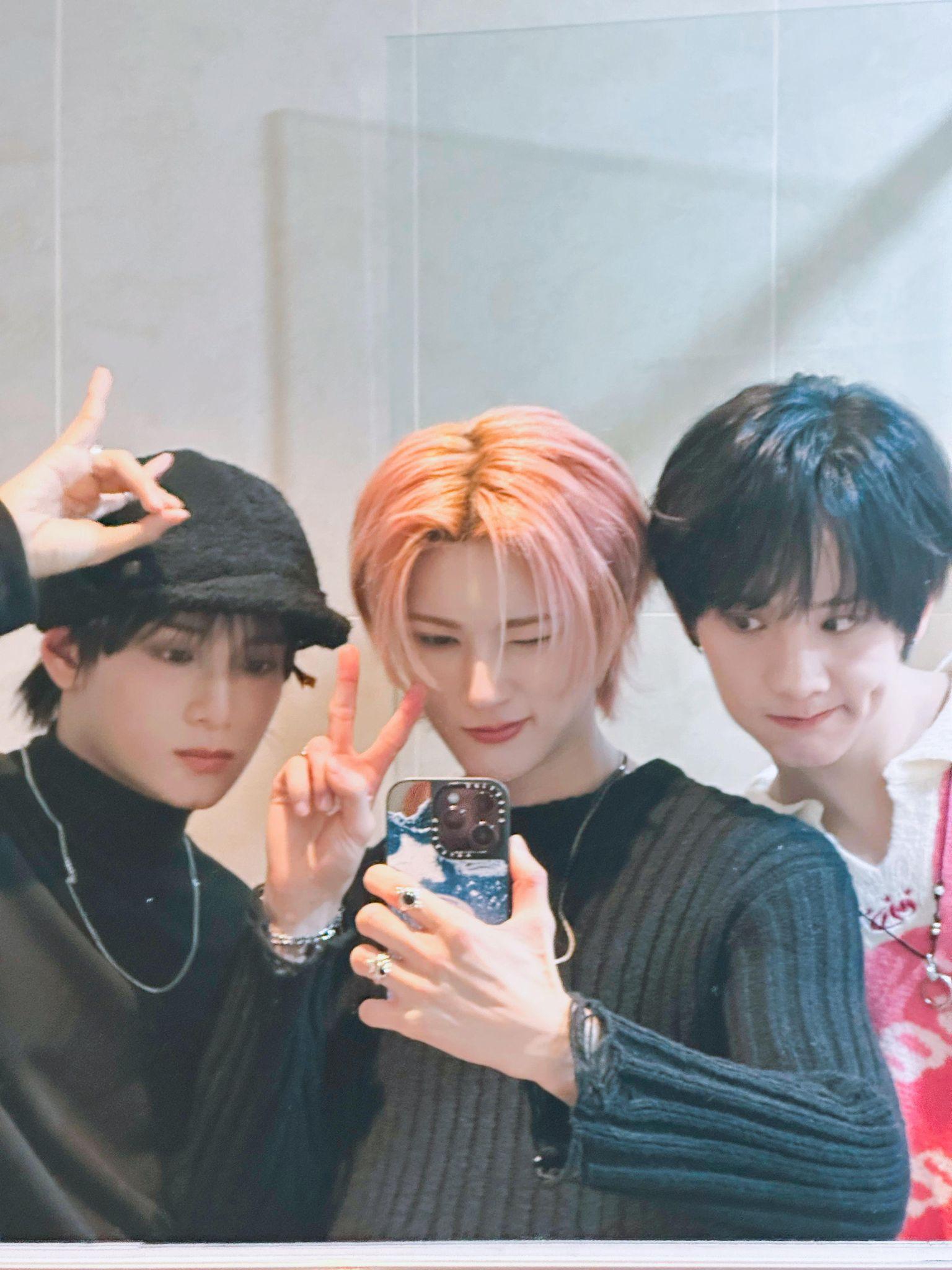 香港成員SING、LEO與印尼成員ZAYYAN都是離鄉別井到韓國打拼,所以關係特別好。