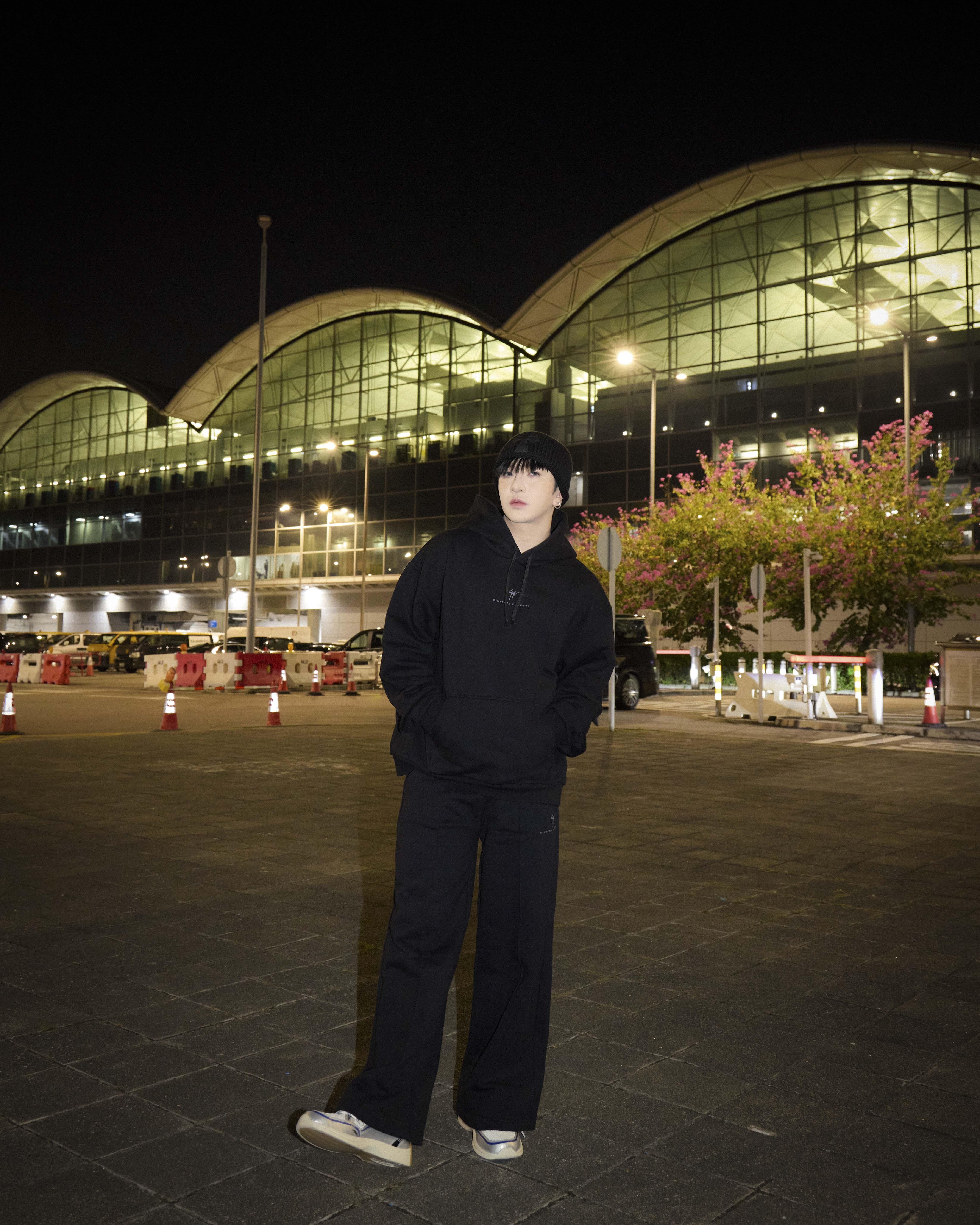 MIRROR成員盧瀚霆(Anson Lo)前往米蘭參加時裝周。