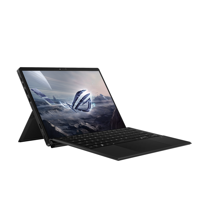 介面方面,設備提供雙 USB4、HDMI 2.1、USB-A 3.2、microSD 讀卡器及 3.5mm 音頻組合插孔,並相容即將推出的外接顯示卡 ROG XG Mobile(2025),進一步提高遊戲效能。