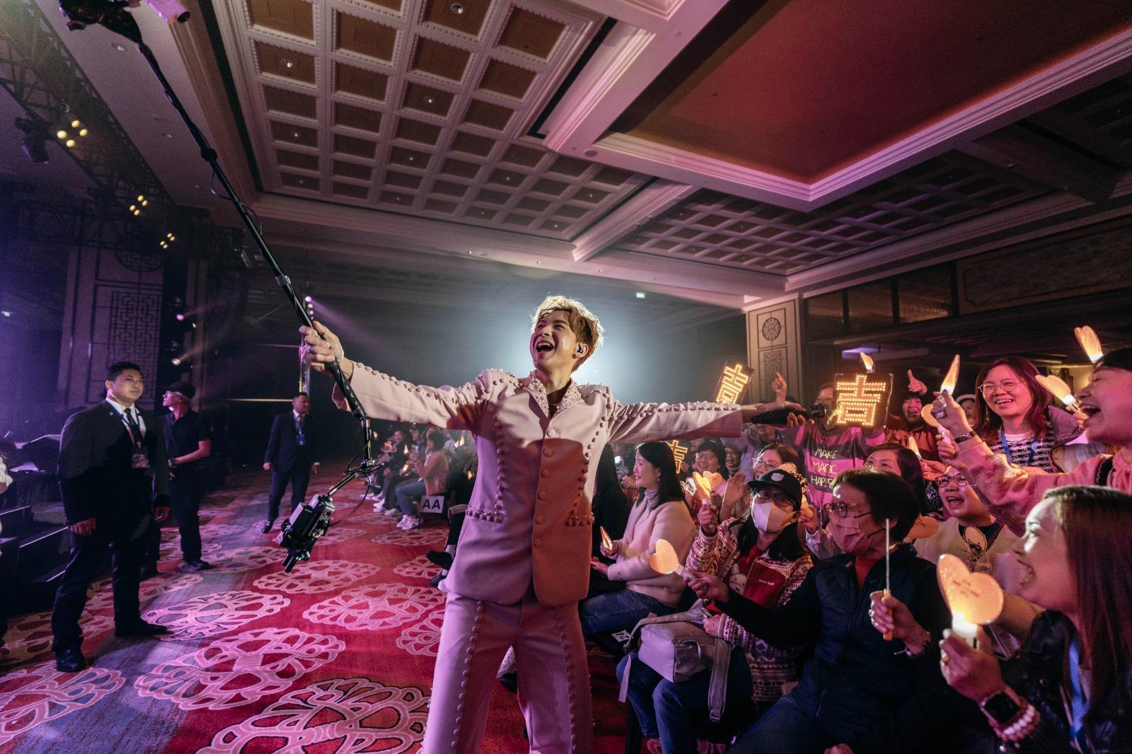 吉吉澳門開騷座無虛席,觀眾返應熱烈。