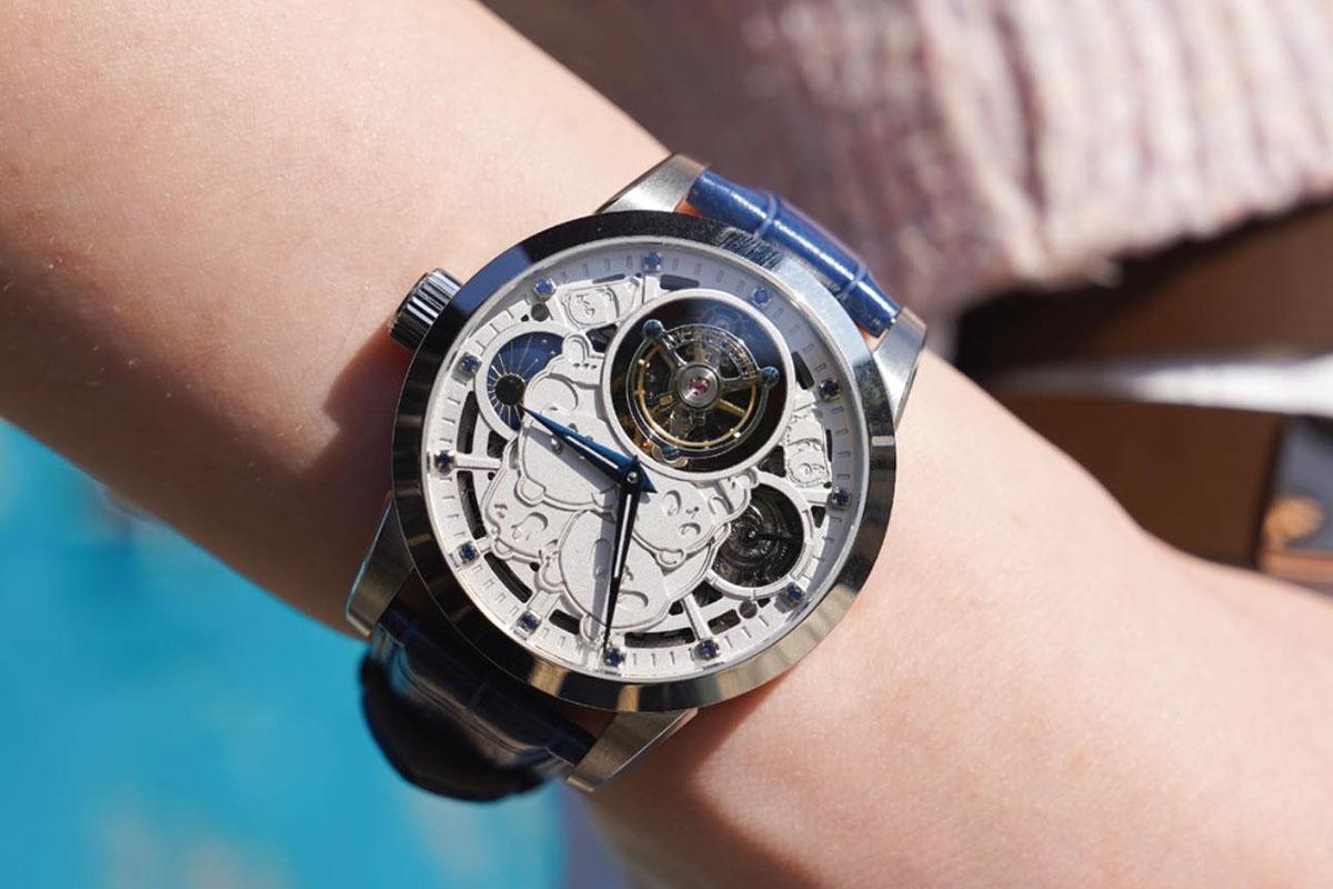 海洋公園日前宣傳大熊貓陀飛輪手錶。(海洋公園FB圖片)