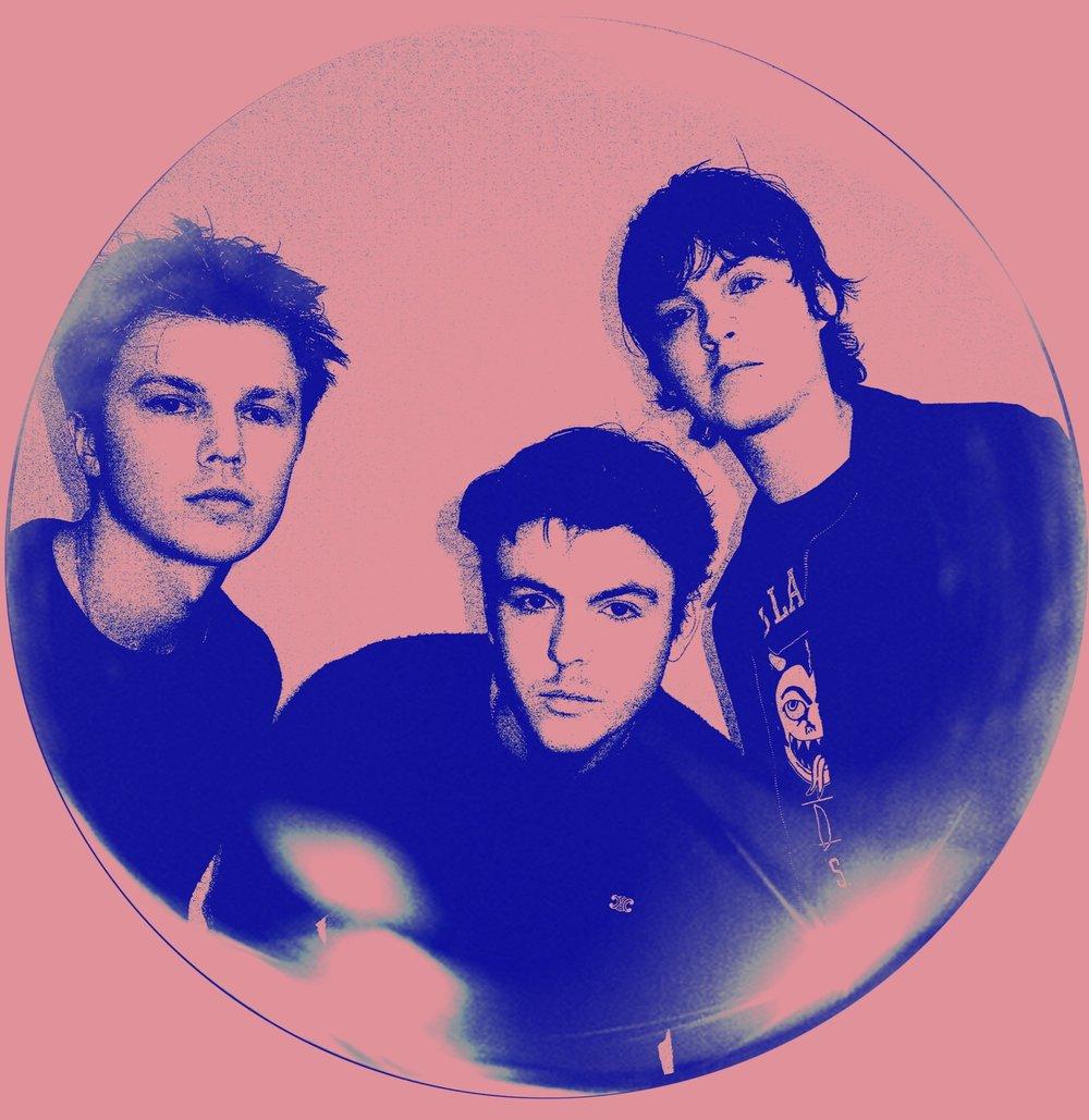 New Hope Club成員有扎實樂器演奏功架。