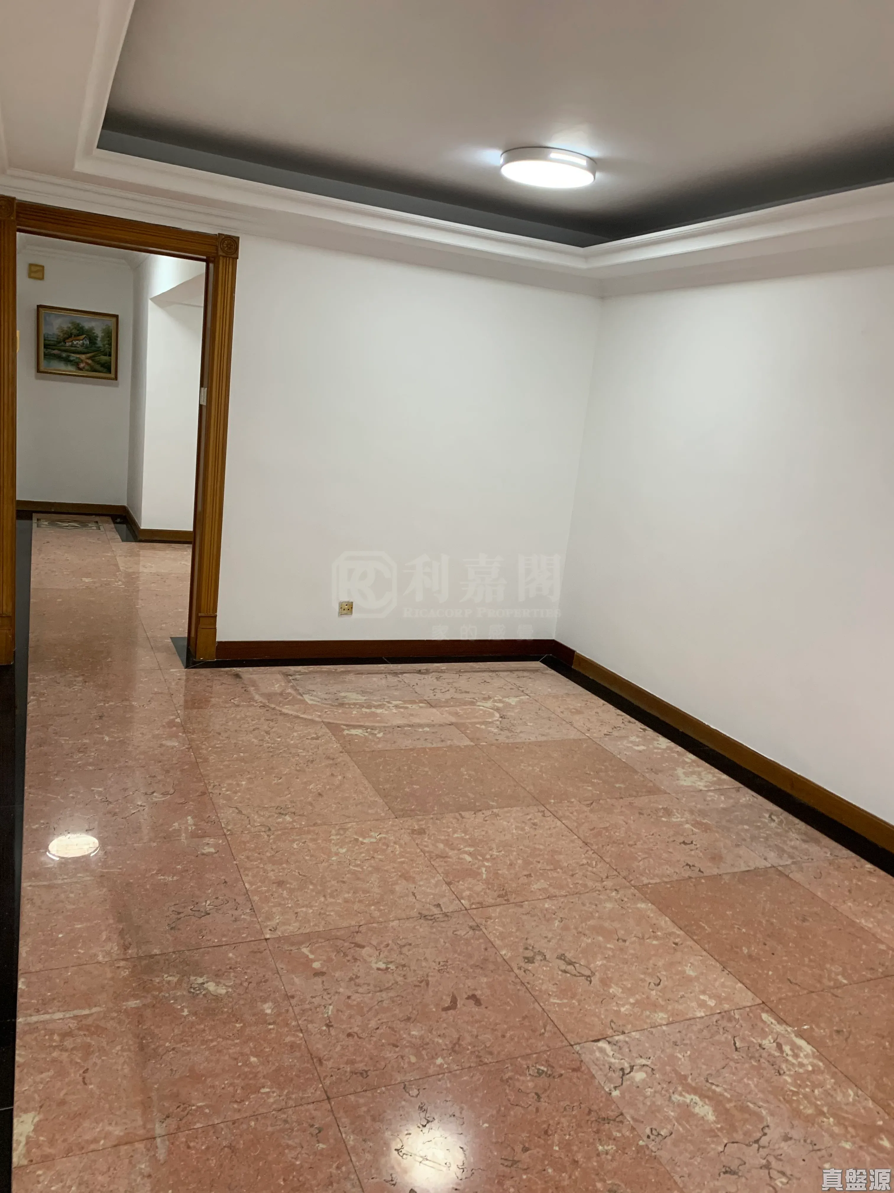 單位實用面積有近900方呎,整體裝修企理。(代理提供)